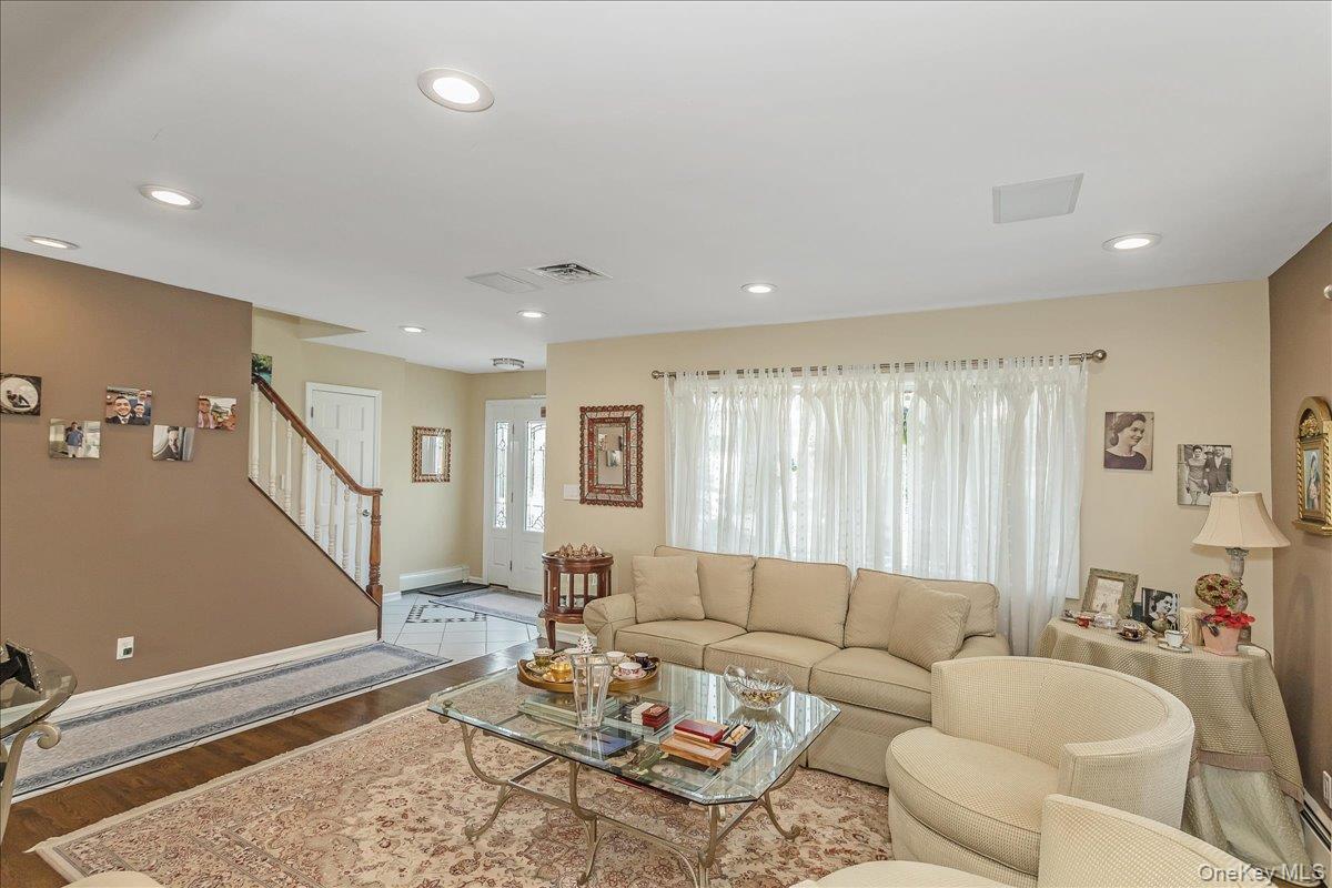 Single Family 1st  Nassau County, NY 11040, MLS-908309-6