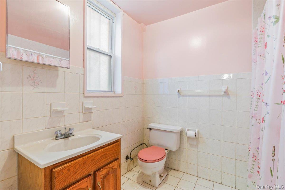 Single Family Zulette  Bronx, NY 10461, MLS-908312-21