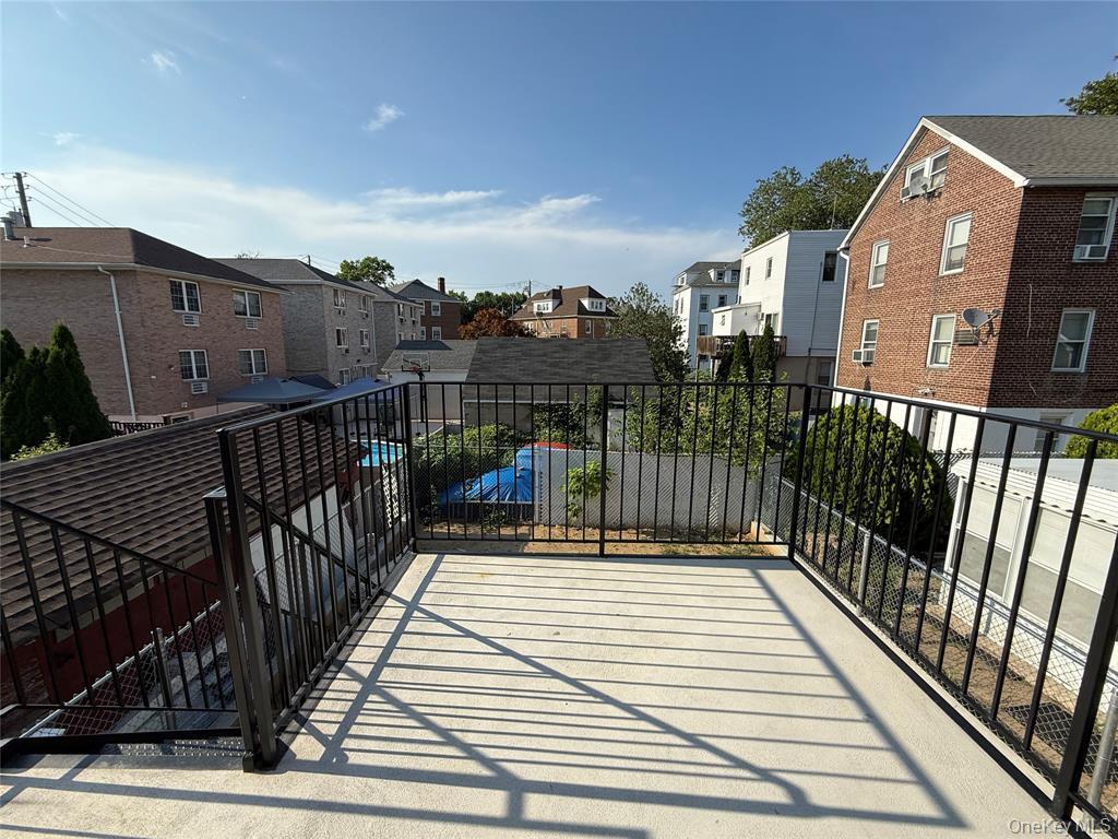 Single Family Ampere  Bronx, NY 10465, MLS-908325-16
