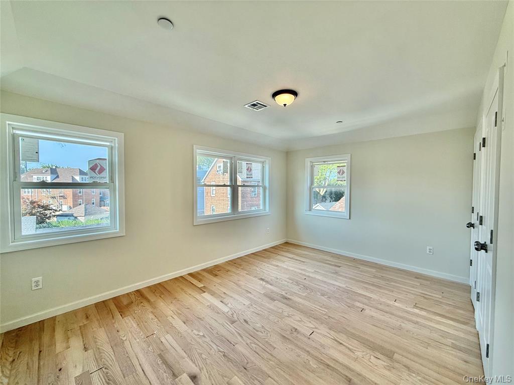 Single Family Ampere  Bronx, NY 10465, MLS-908325-8