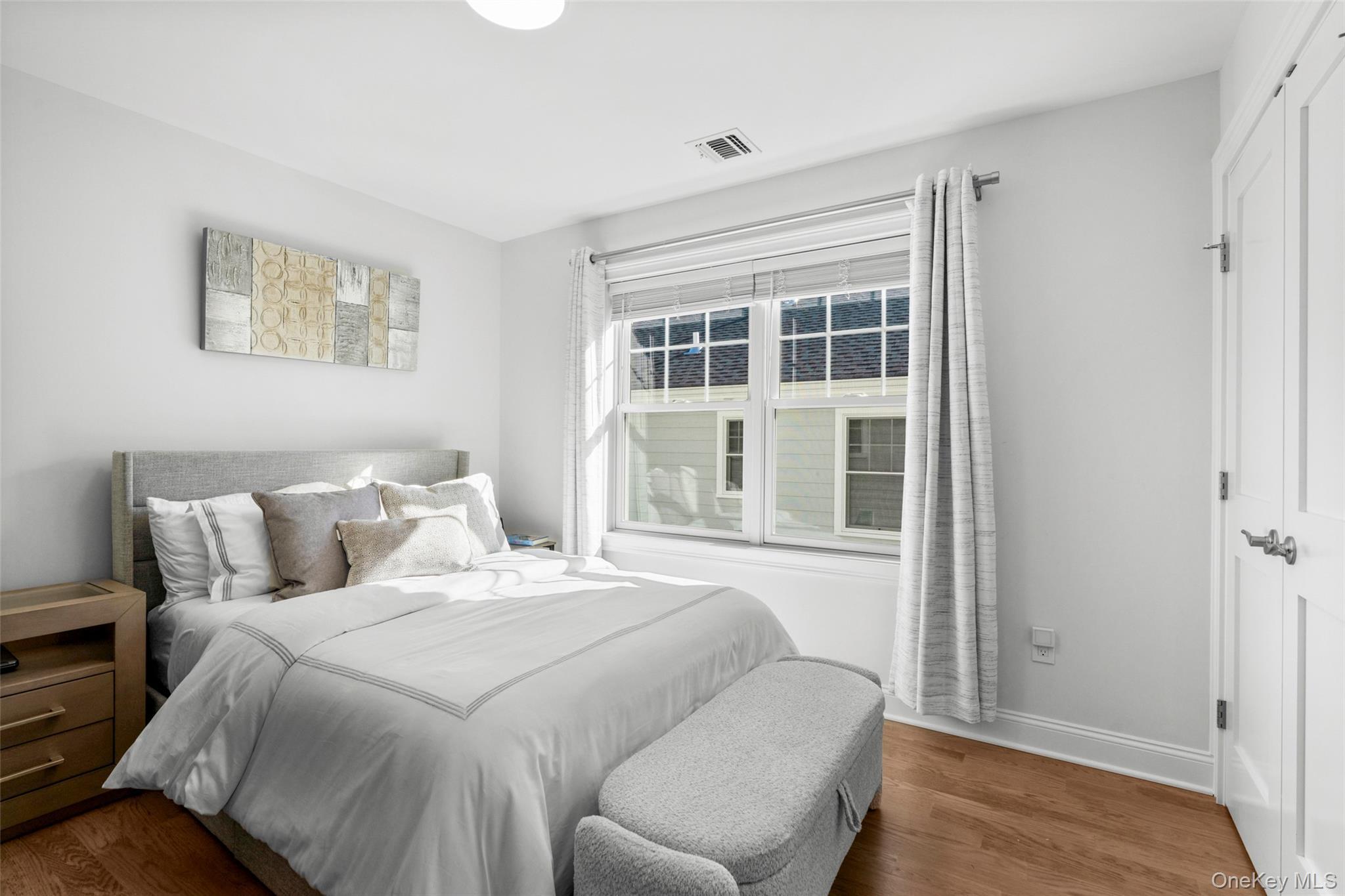 Single Family Gainsborg Westchester County, NY 10604, MLS-908355-13