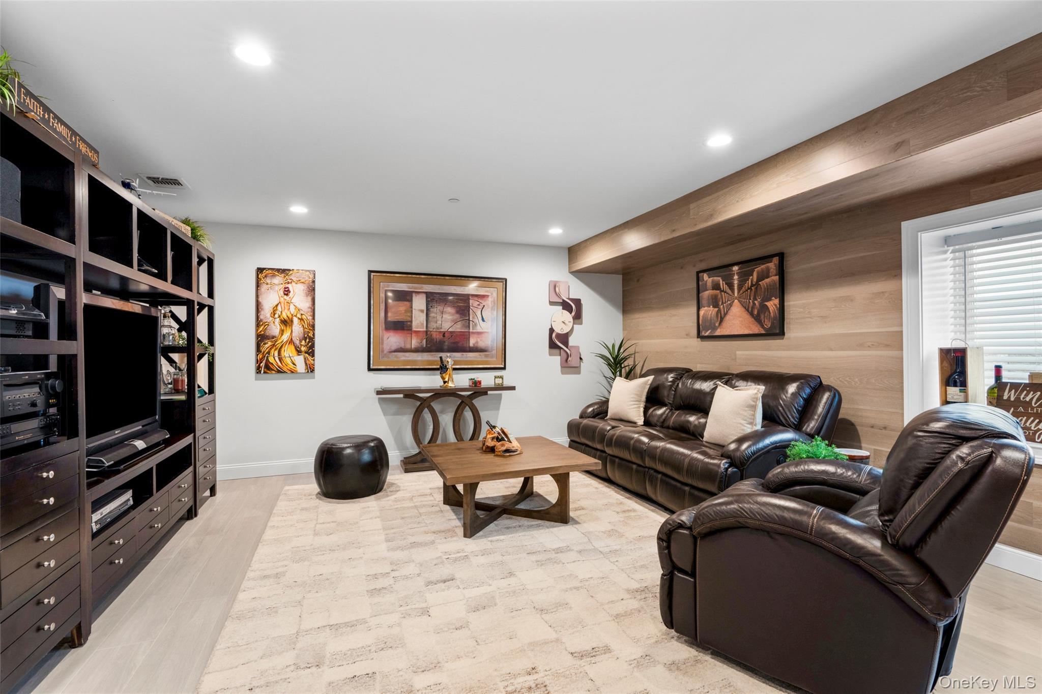 Single Family Gainsborg Westchester County, NY 10604, MLS-908355-16