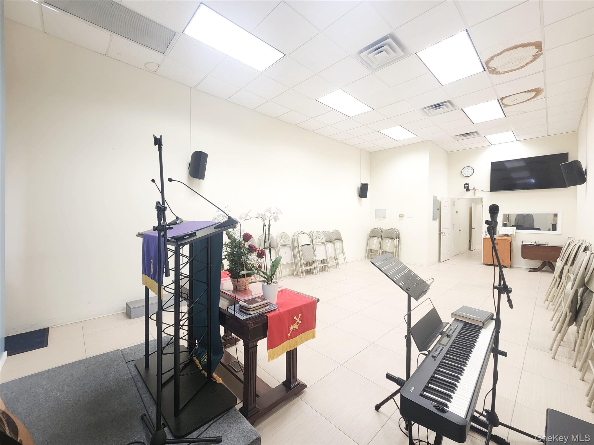 Commercial Lease 220  Queens, NY 11364, MLS-908447-18