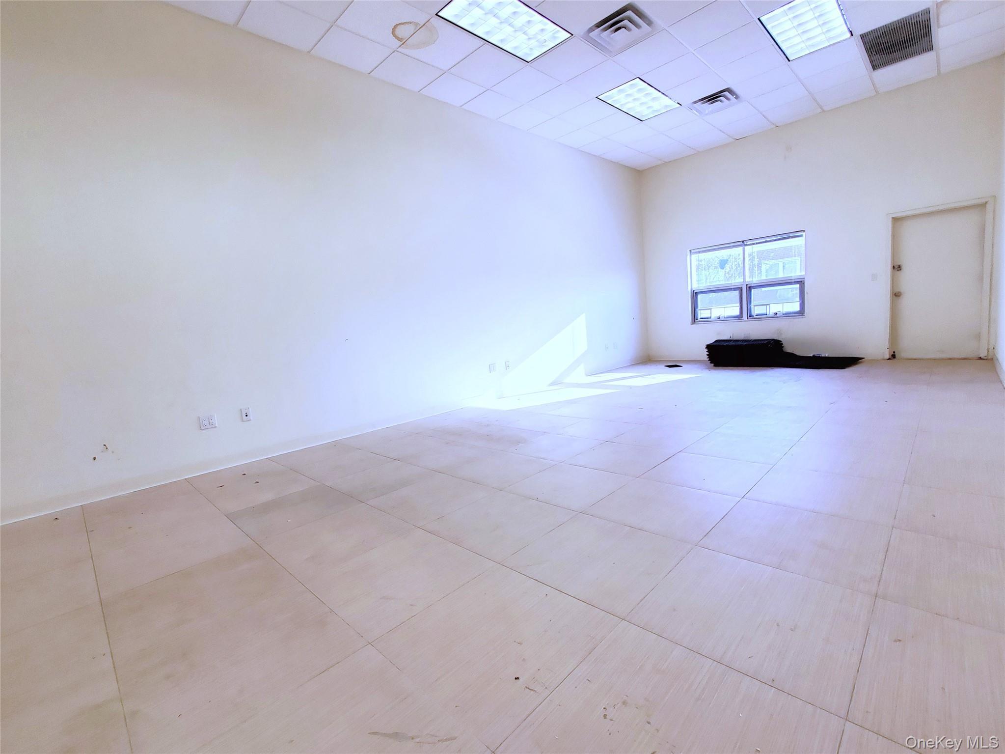 Commercial Lease 220  Queens, NY 11364, MLS-908447-4