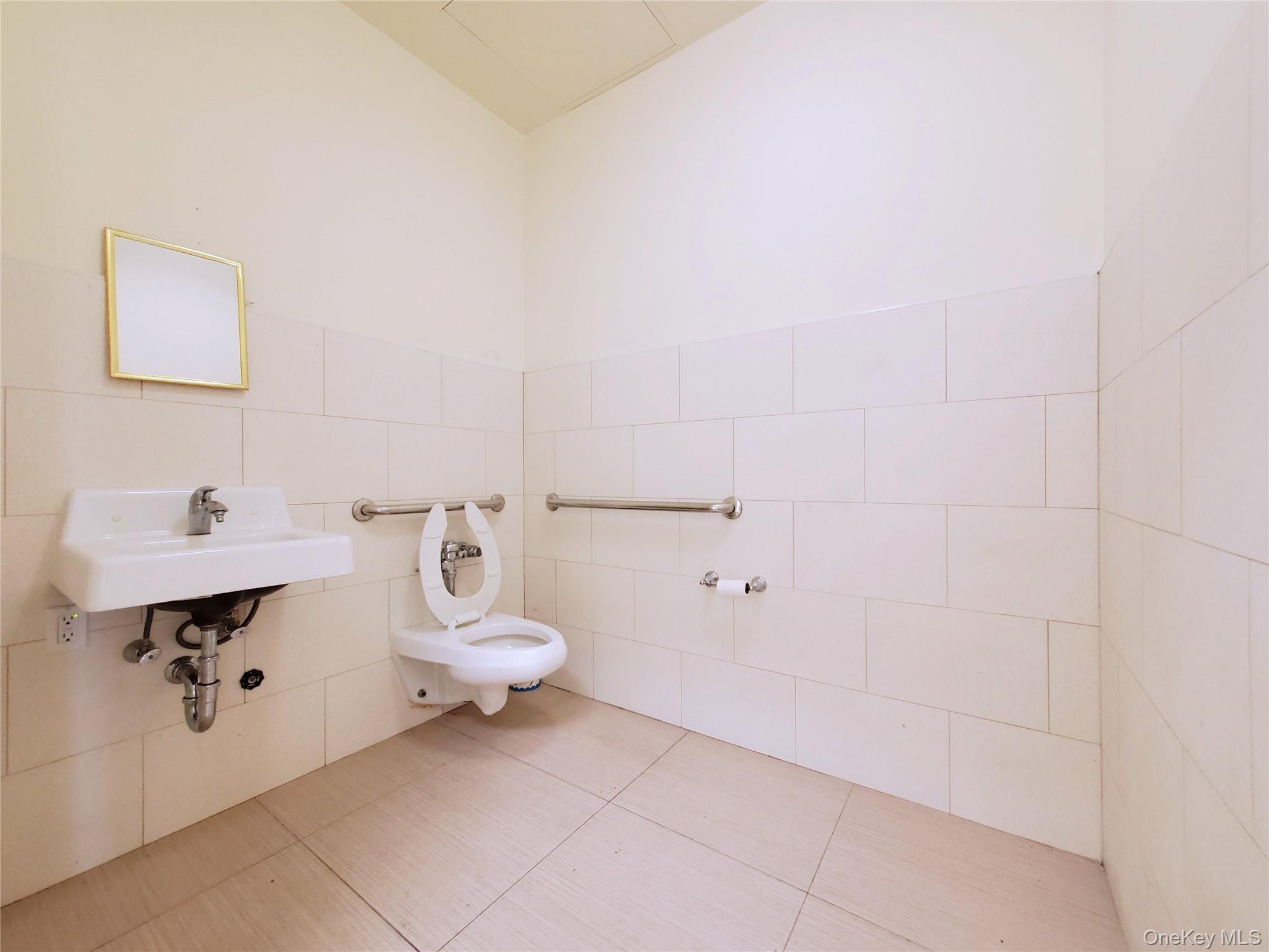Commercial Lease 220  Queens, NY 11364, MLS-908447-5