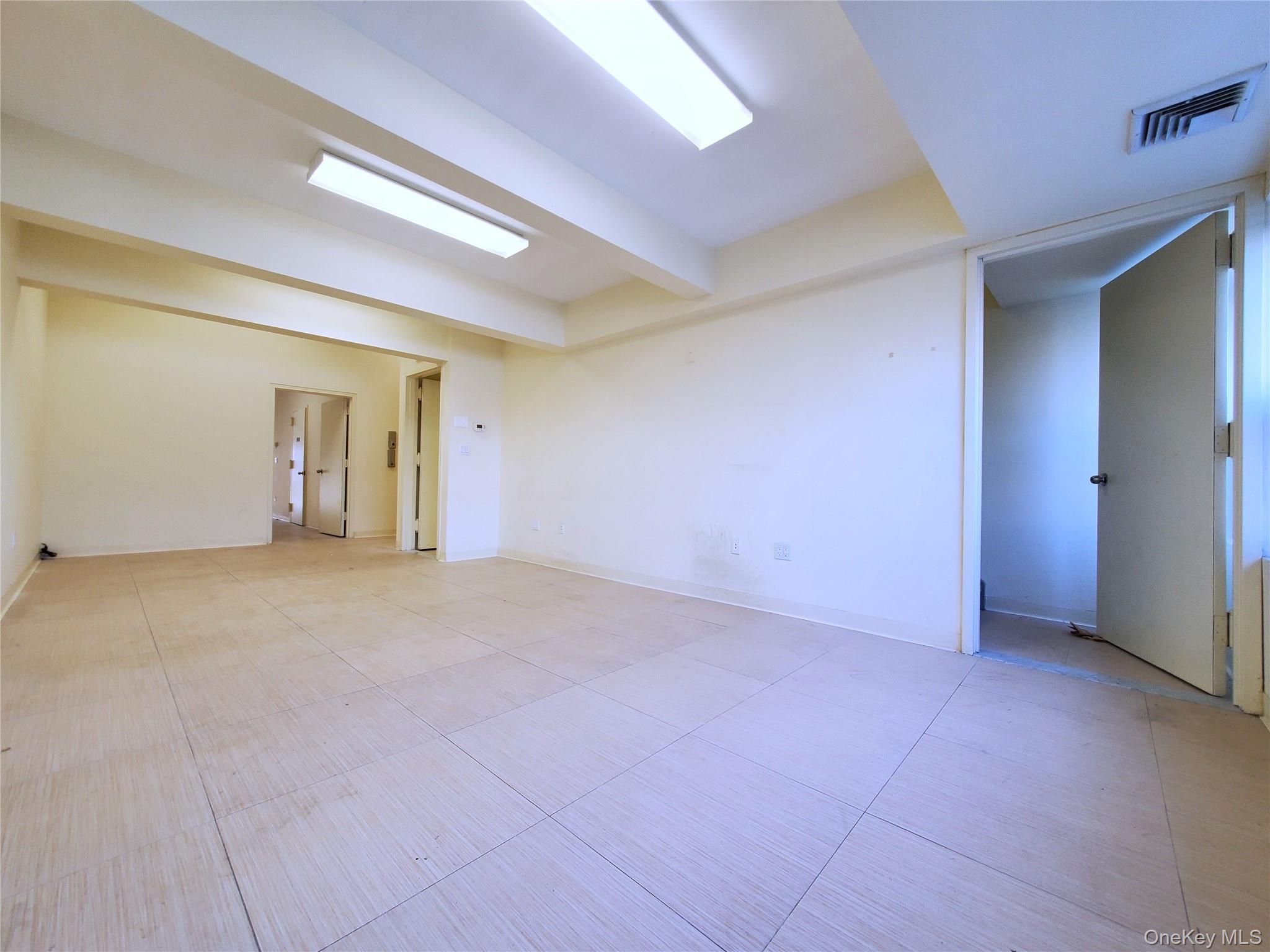Commercial Lease 220  Queens, NY 11364, MLS-908447-9