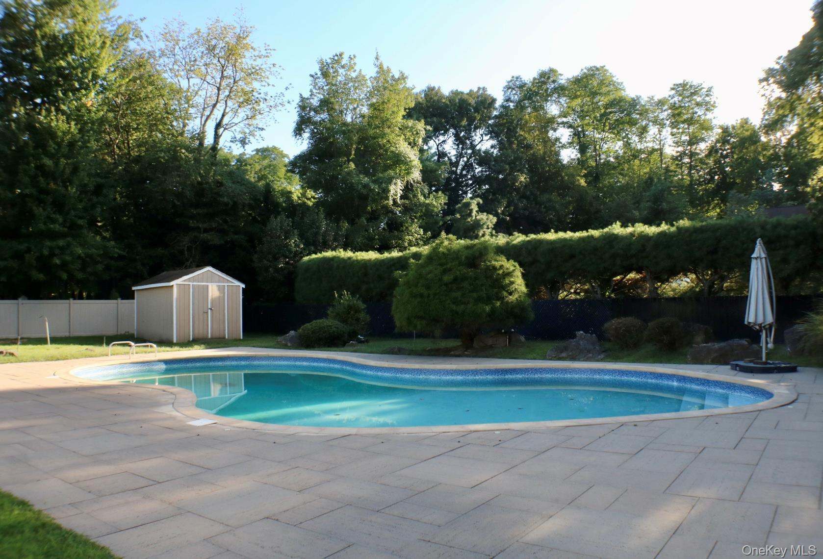 Single Family Cedarfield Suffolk County, NY 11780, MLS-908477-28