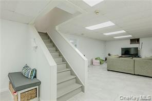 Single Family Cedarfield Suffolk County, NY 11780, MLS-908477-31