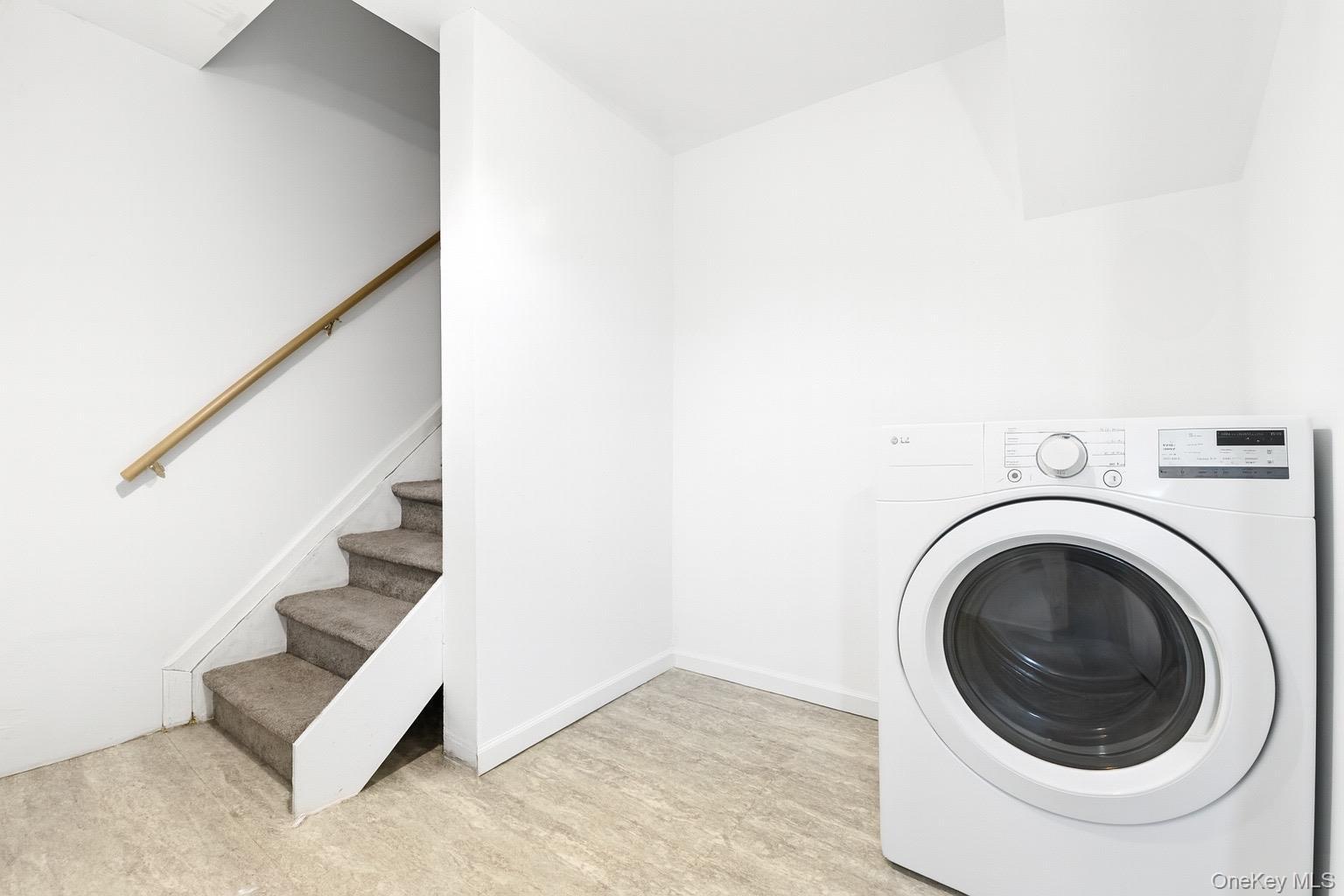 Single Family Riddle  Suffolk County, NY 11717, MLS-908491-23