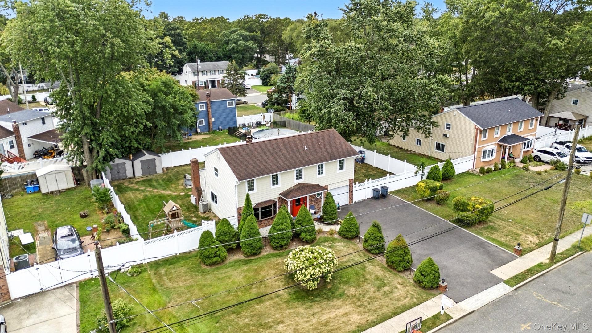 Single Family Riddle  Suffolk County, NY 11717, MLS-908491-29