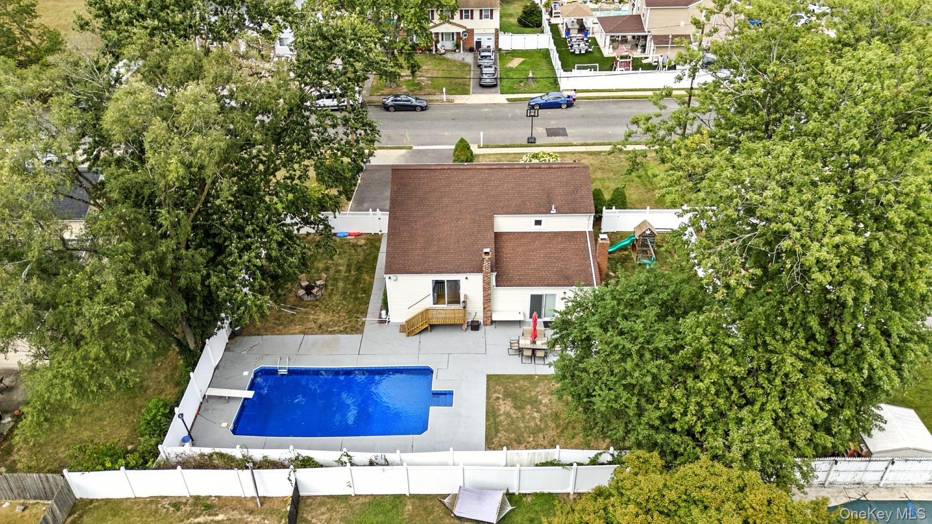 Single Family Riddle  Suffolk County, NY 11717, MLS-908491-4