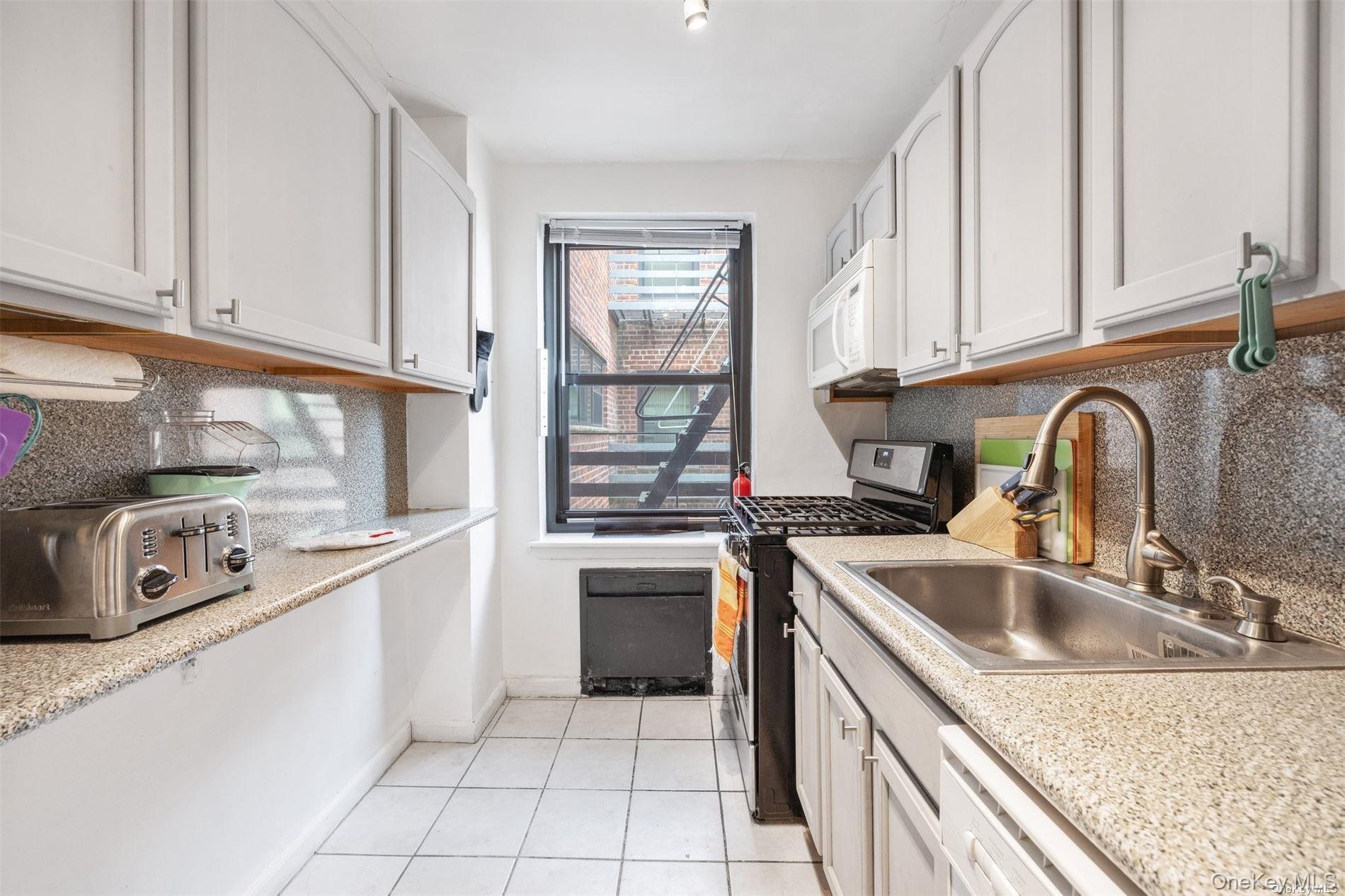 Coop Bell  Queens, NY 11364, MLS-908507-7