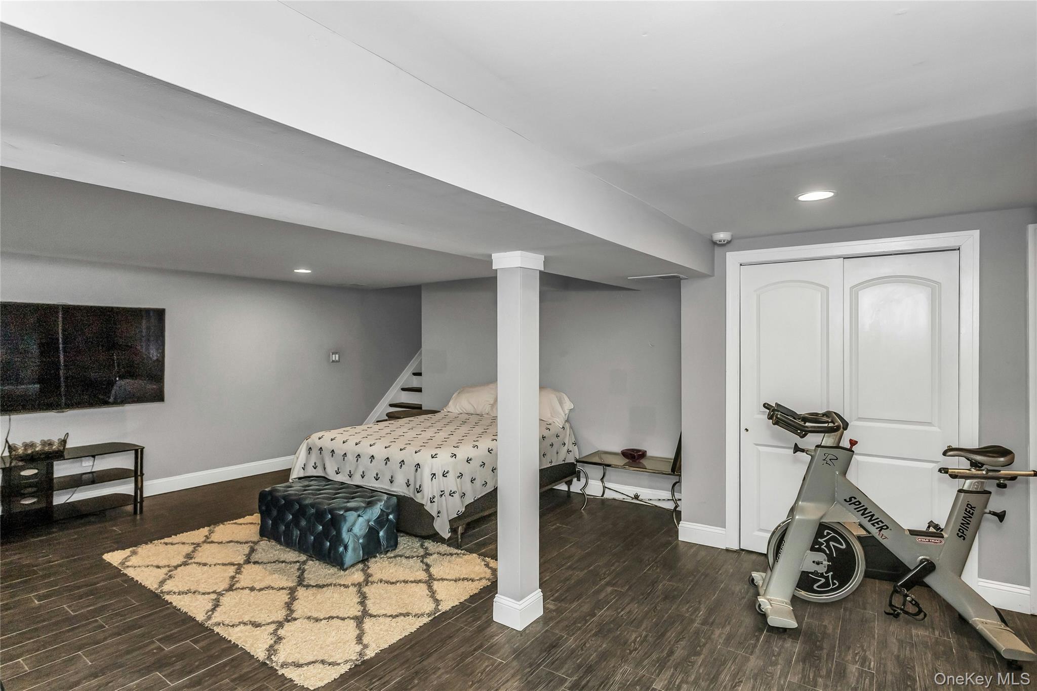 Single Family Meadowfield  Nassau County, NY 11542, MLS-908515-21