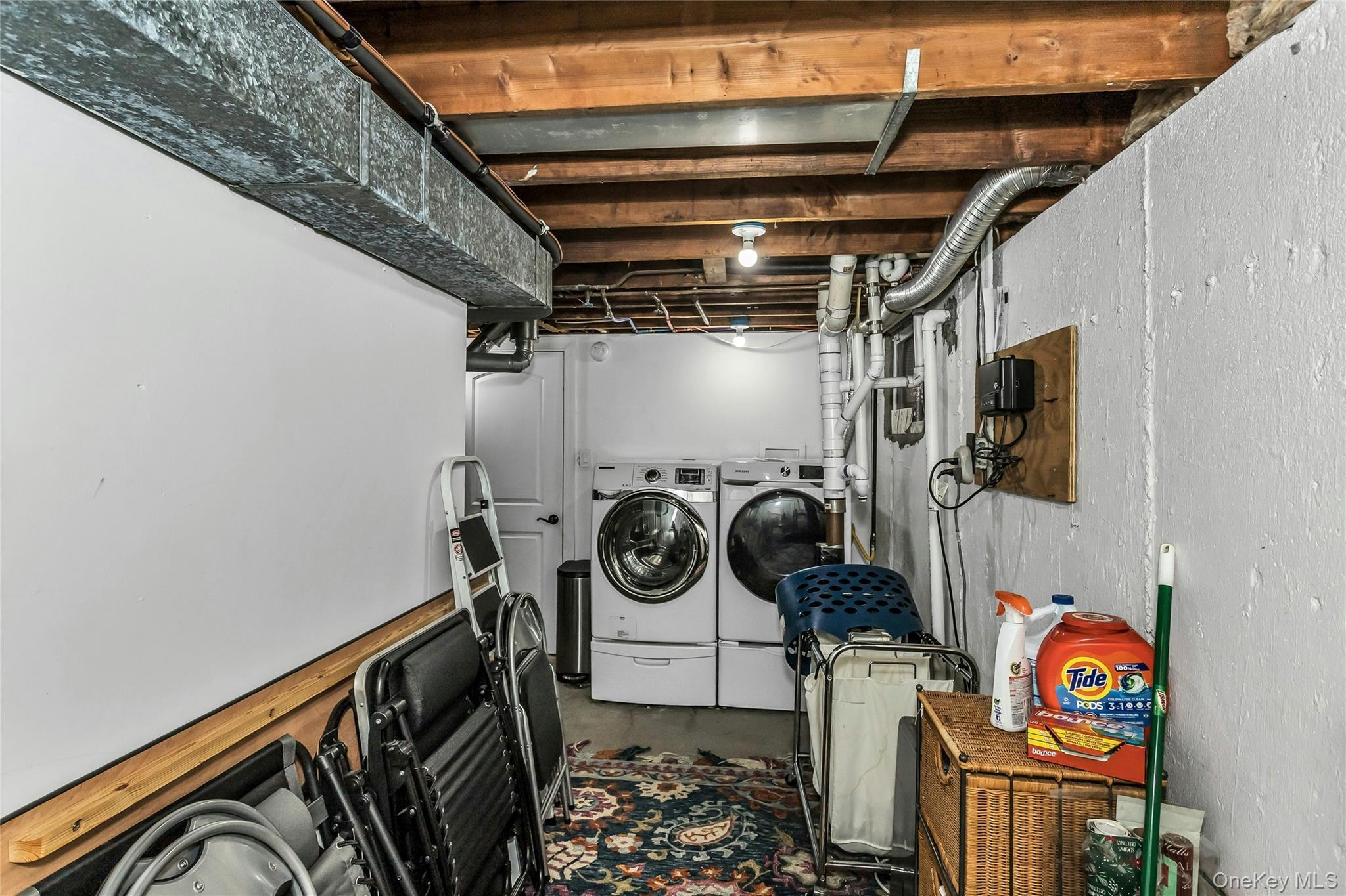 Single Family Meadowfield  Nassau County, NY 11542, MLS-908515-24