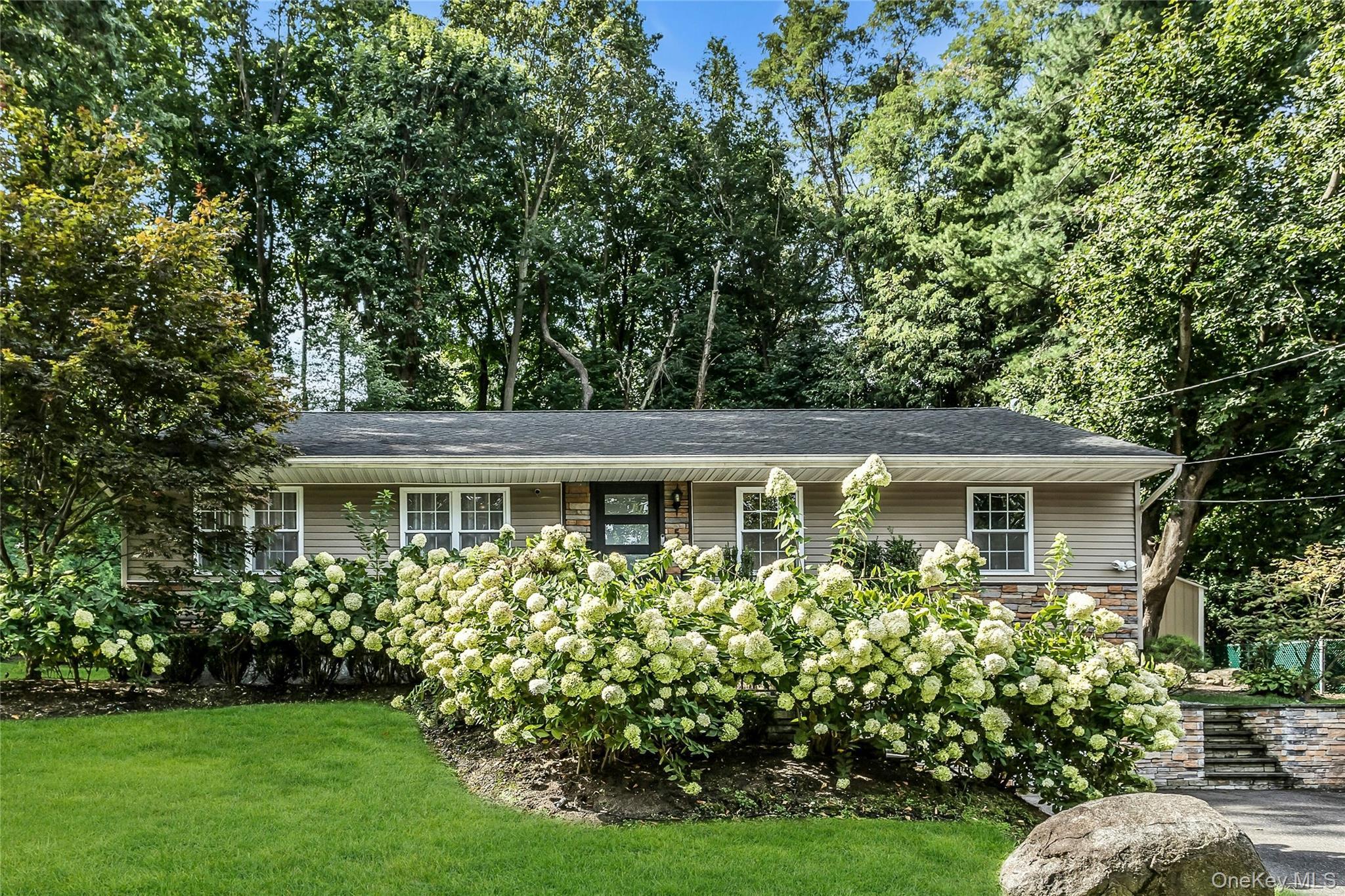 Single Family Meadowfield  Nassau County, NY 11542, MLS-908515-3