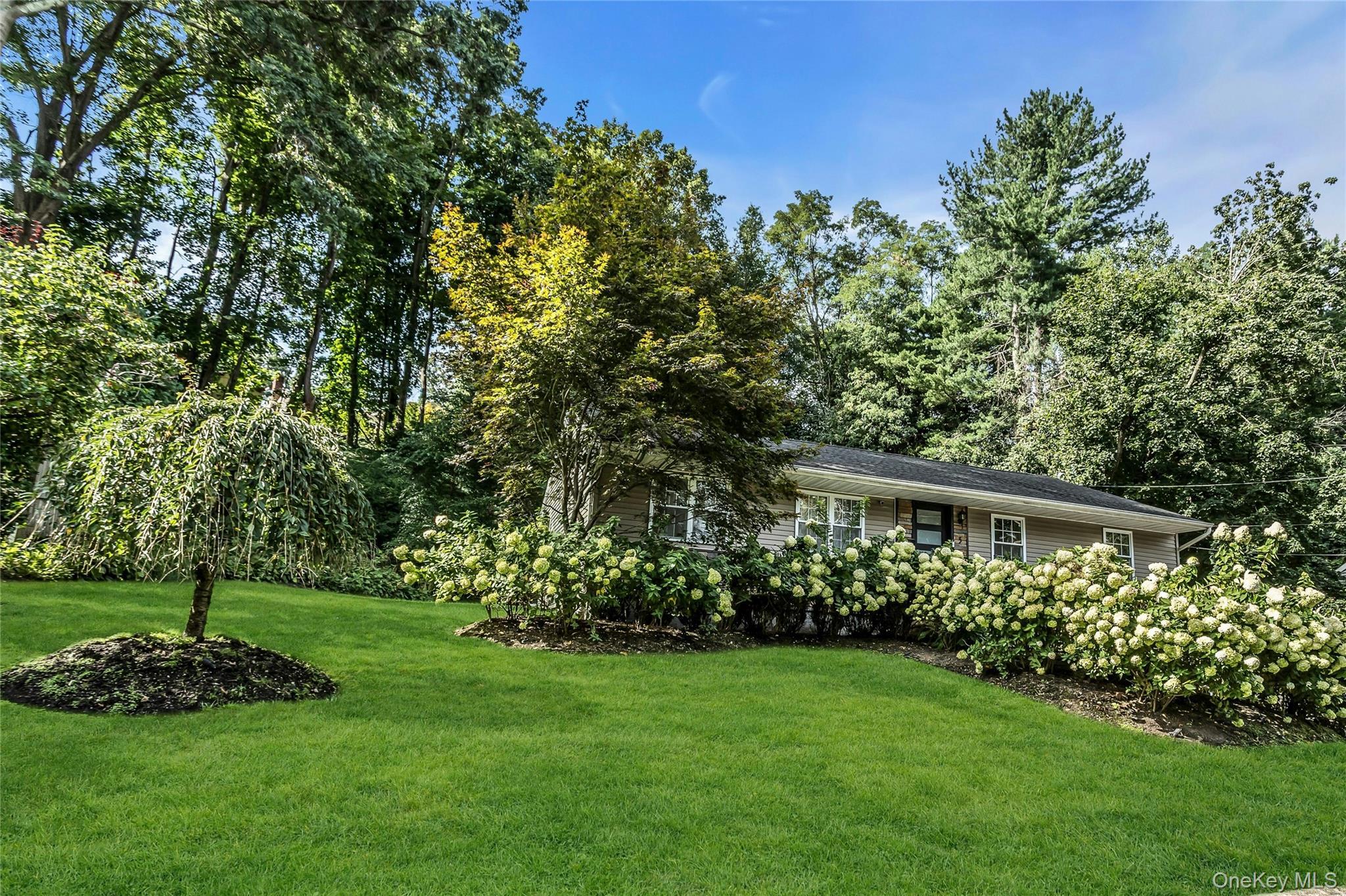 Single Family Meadowfield  Nassau County, NY 11542, MLS-908515-4