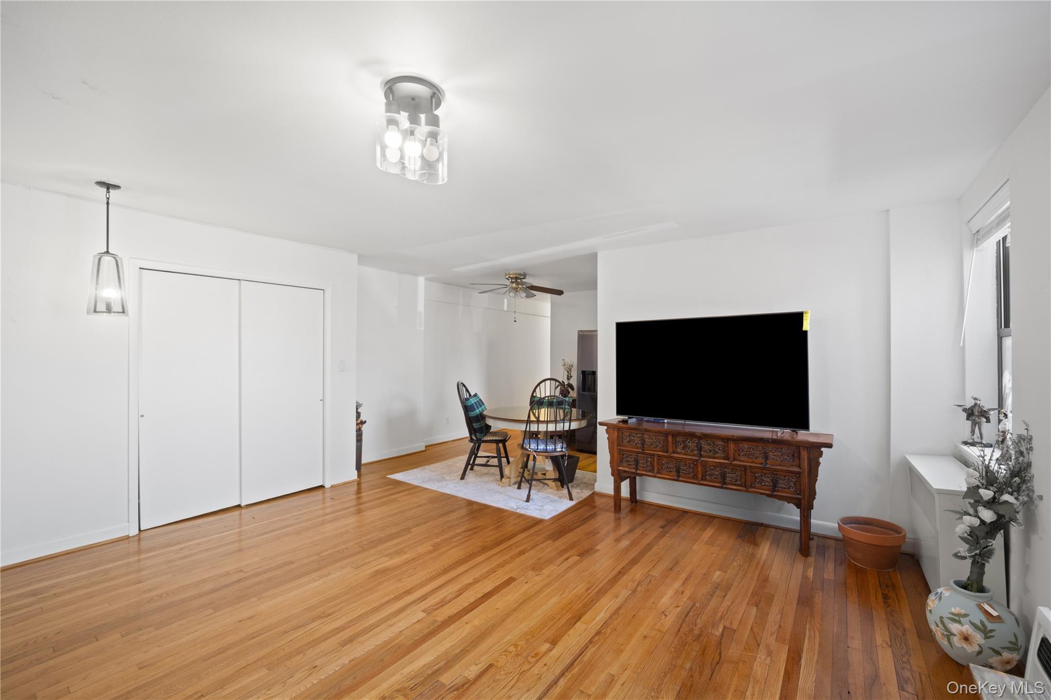 Coop 215th Queens, NY 11364, MLS-908517-3