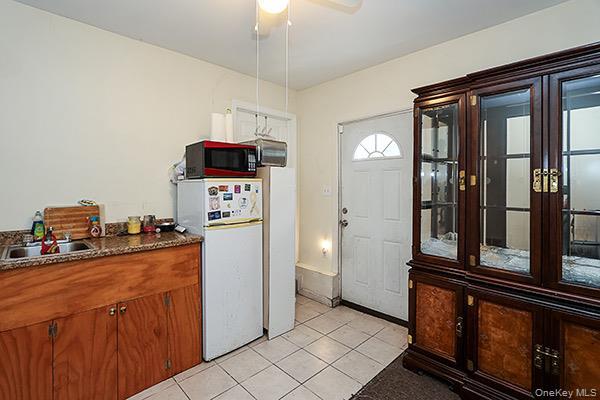 Single Family Inchcape Suffolk County, NY 11706, MLS-908518-12