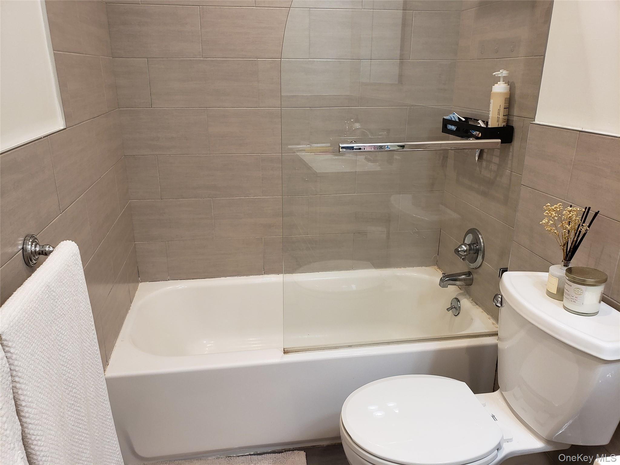 Single Family 215th Queens, NY 11360, MLS-908556-10