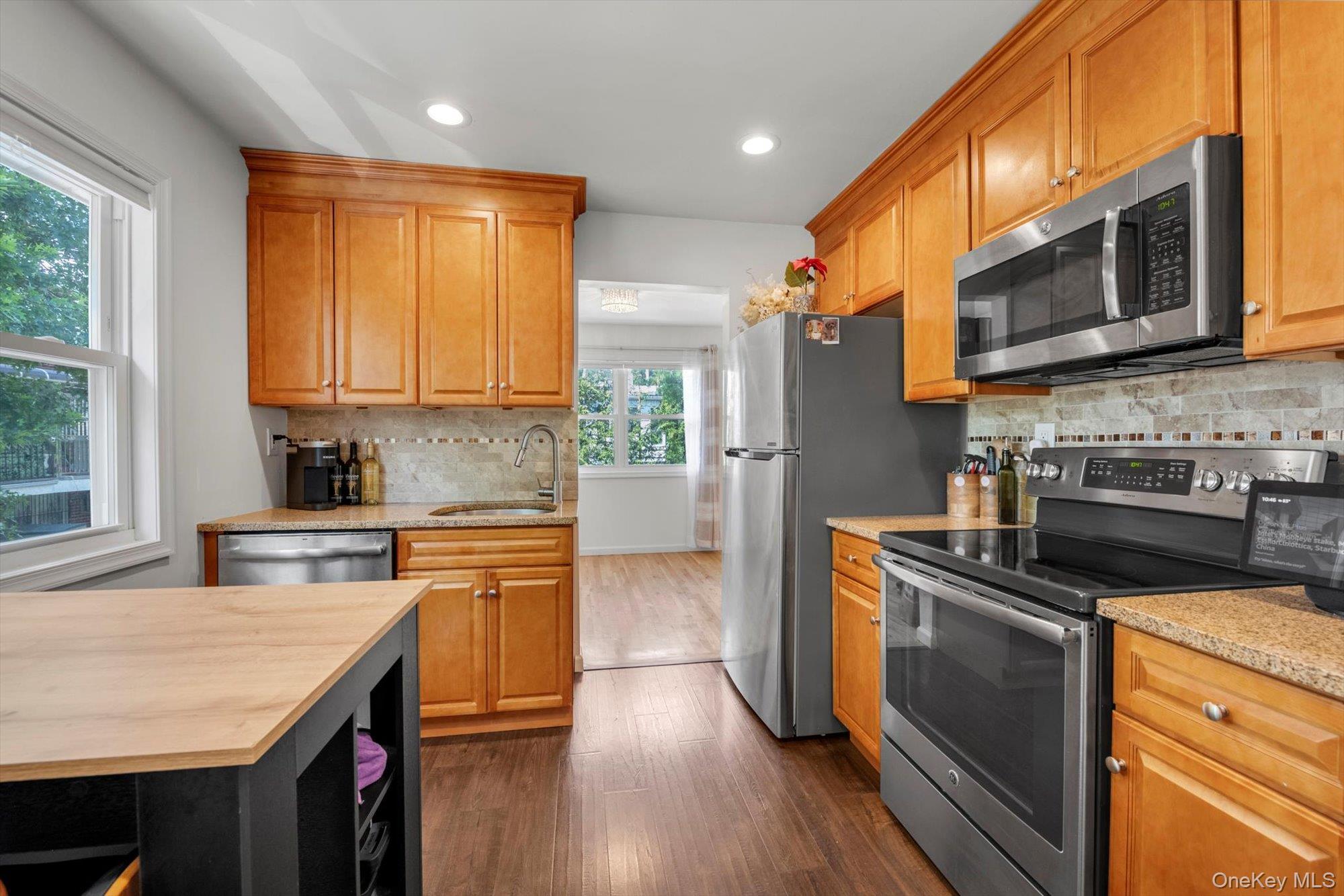 Single Family 215th Queens, NY 11360, MLS-908556-17