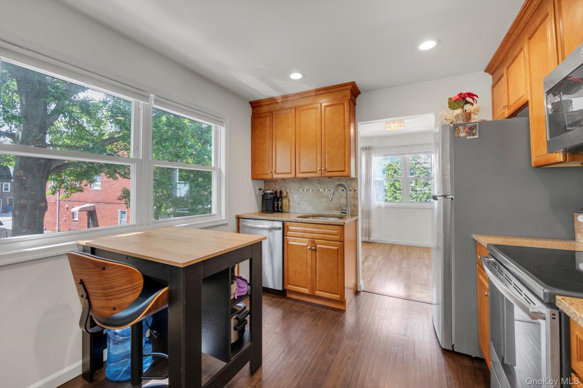 Single Family 215th Queens, NY 11360, MLS-908556-18