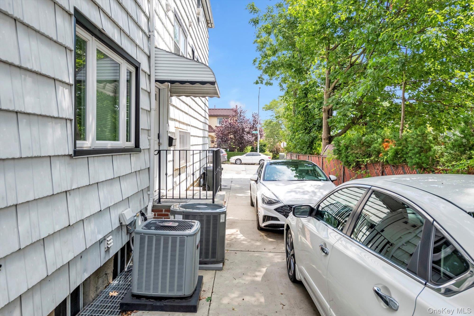 Single Family 215th Queens, NY 11360, MLS-908556-24