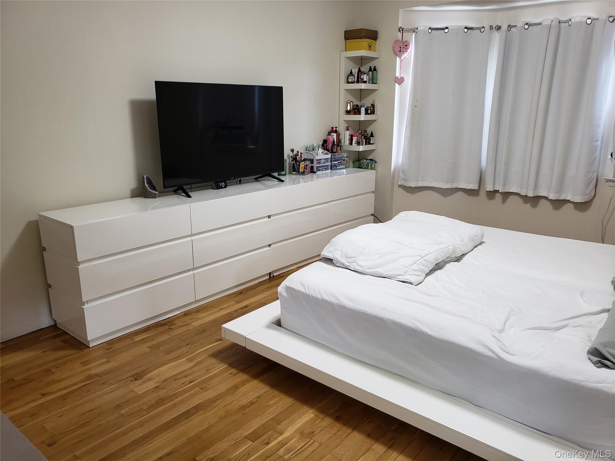 Single Family 215th Queens, NY 11360, MLS-908556-7