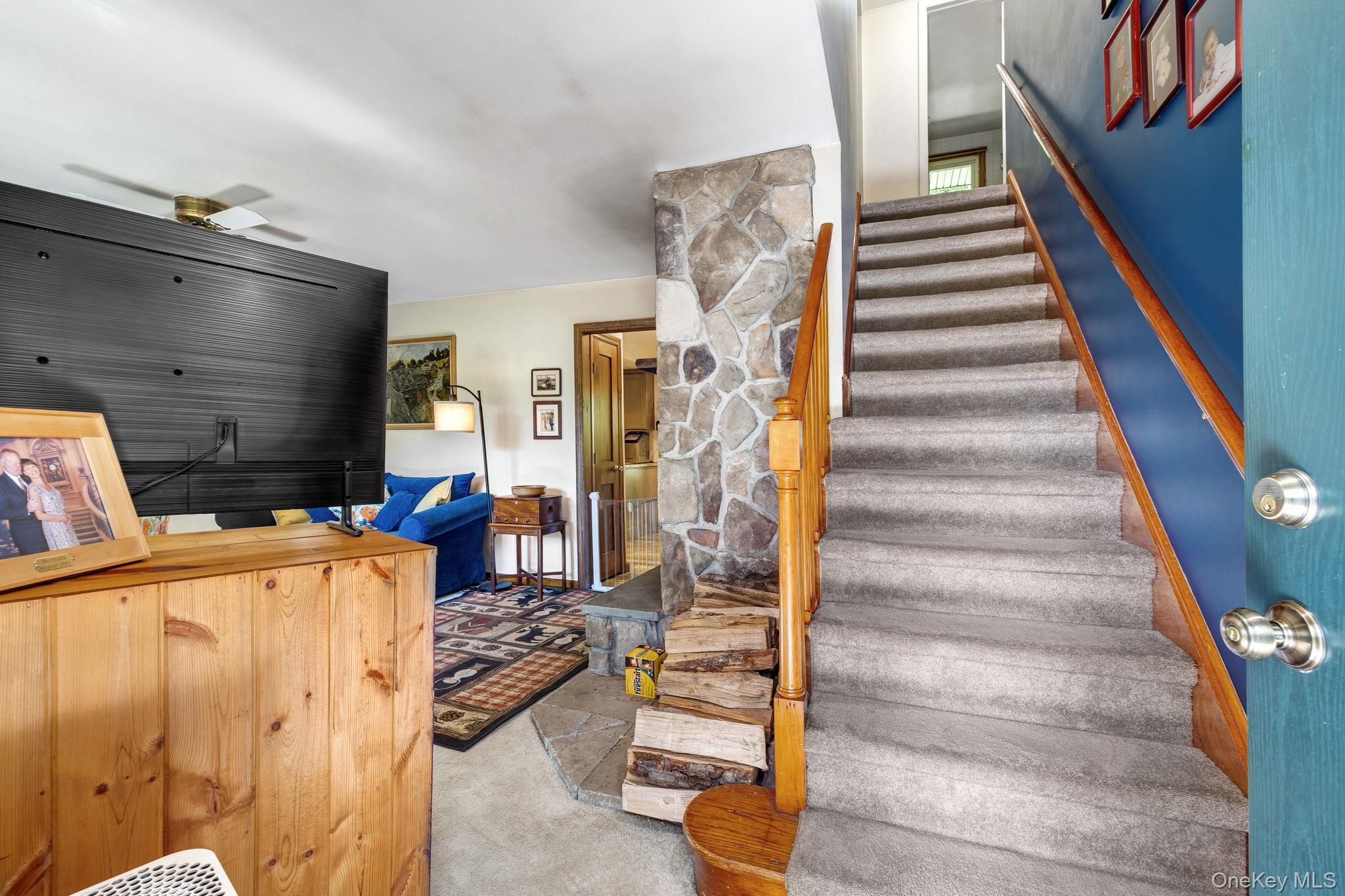 Single Family Kingston Sullivan County, NY 12790, MLS-908601-12