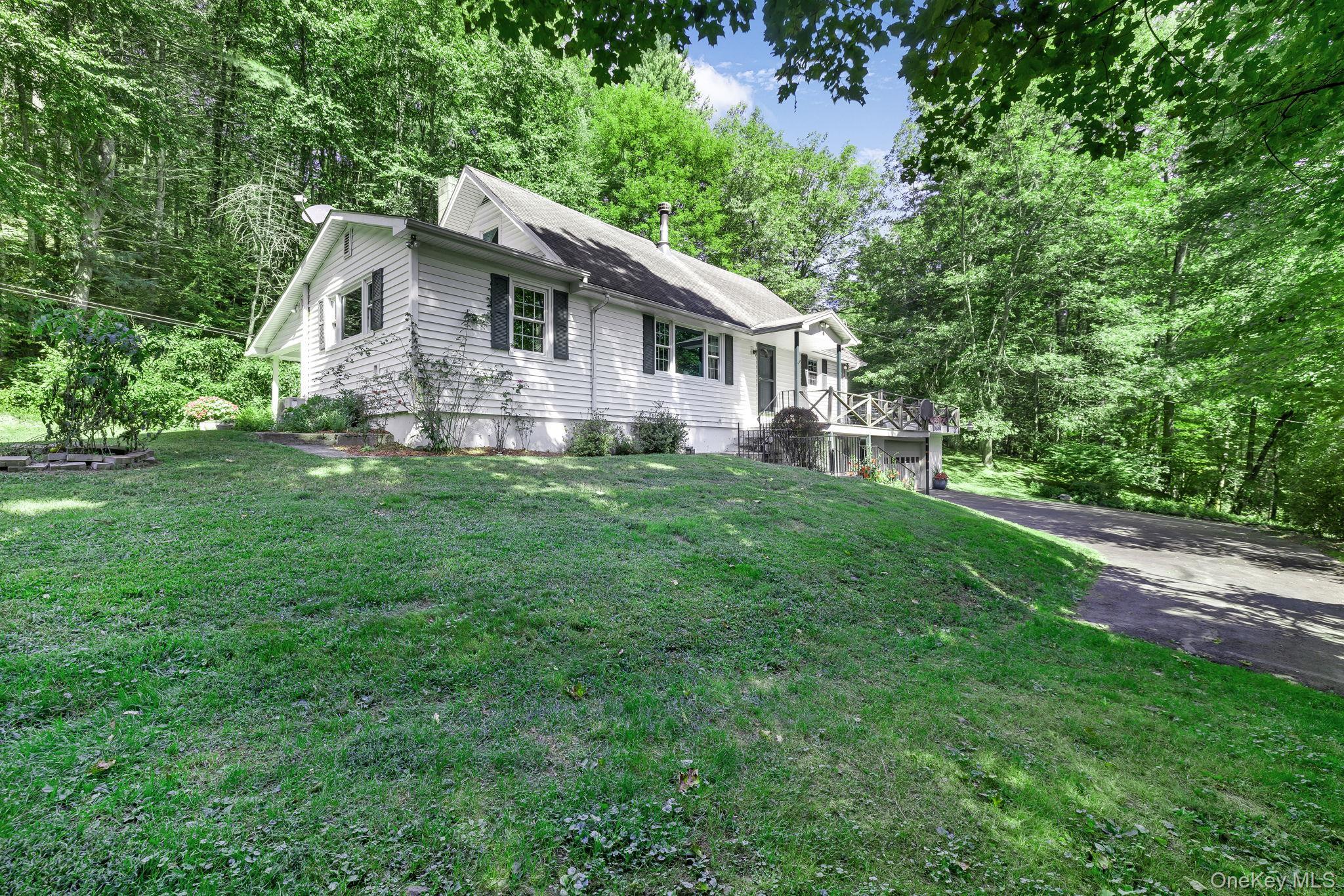 Single Family Kingston Sullivan County, NY 12790, MLS-908601-39