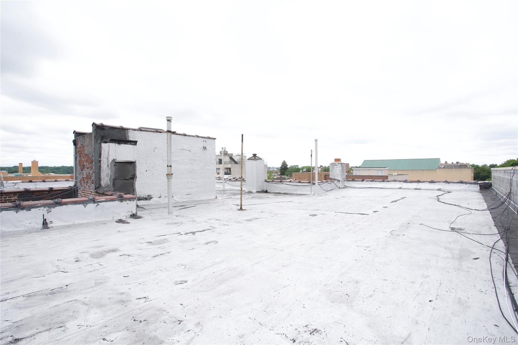 Commercial Sale Bronxwood  Ave  Bronx, NY 10469, MLS-908603-17