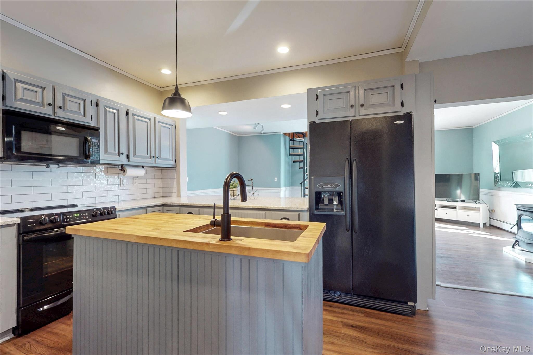 Single Family Walnut Orange County, NY 12586, MLS-908626-18