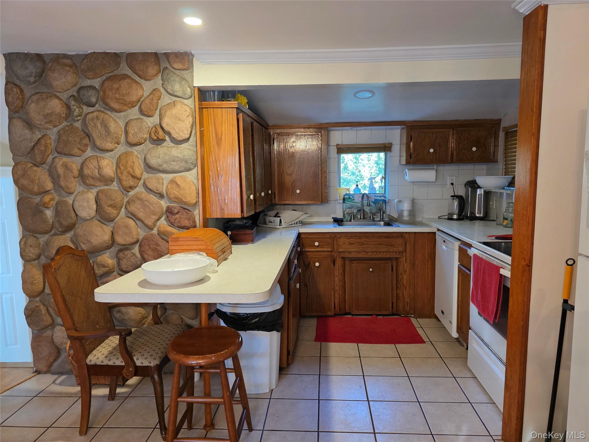 Single Family Aloma  Suffolk County, NY 11778, MLS-908635-10