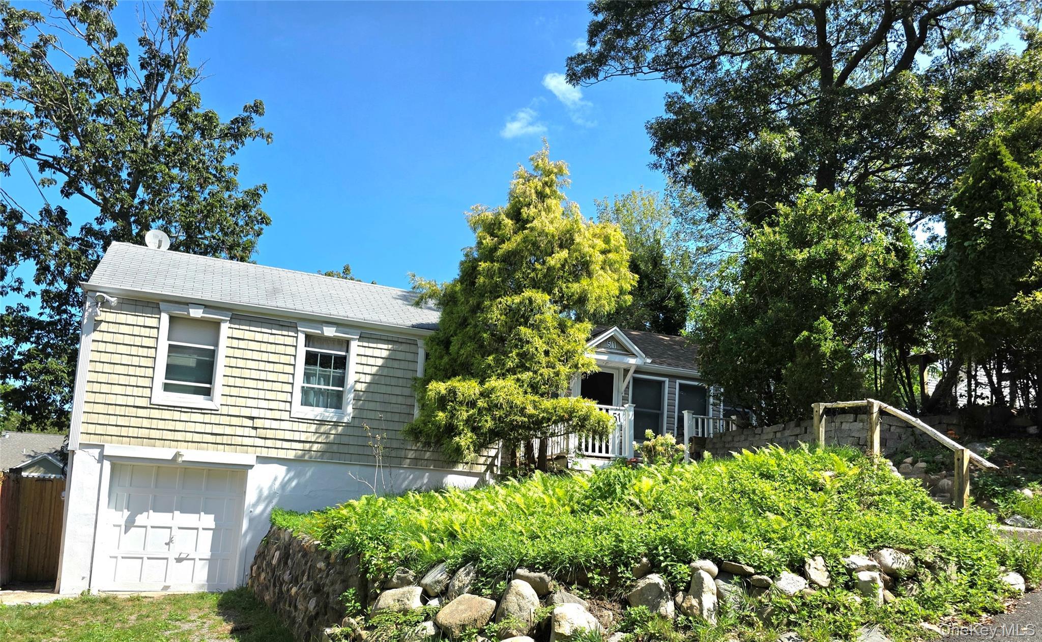 Single Family Aloma  Suffolk County, NY 11778, MLS-908635-2