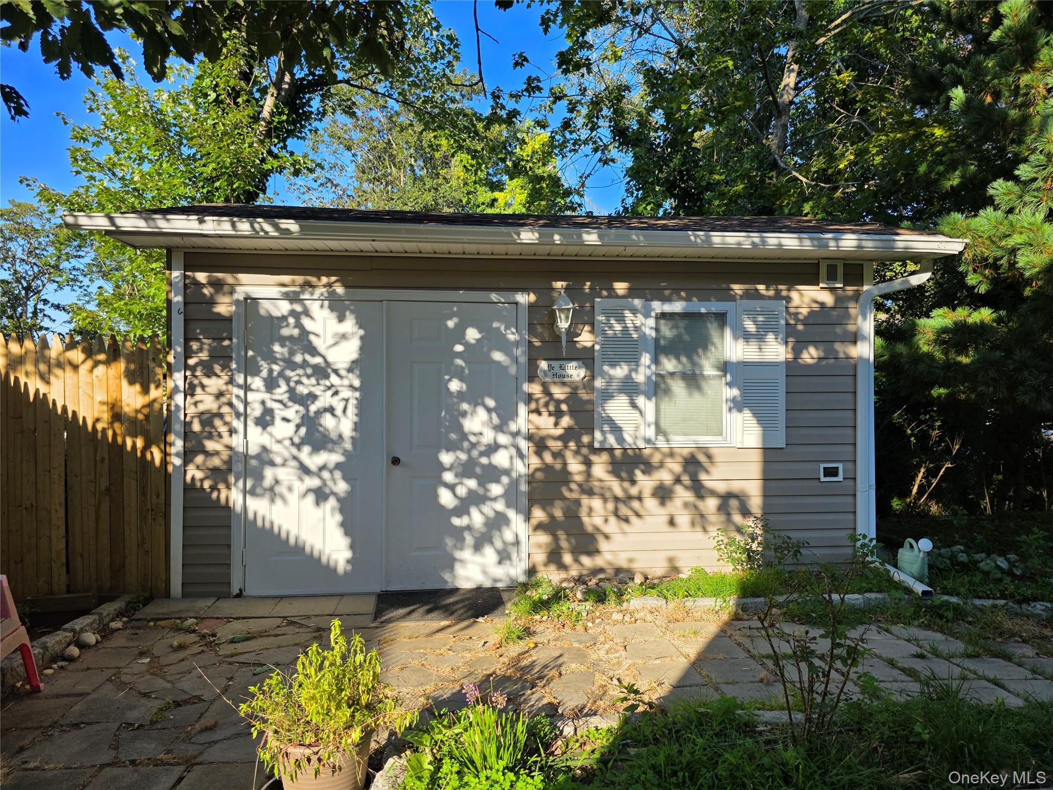 Single Family Aloma  Suffolk County, NY 11778, MLS-908635-23