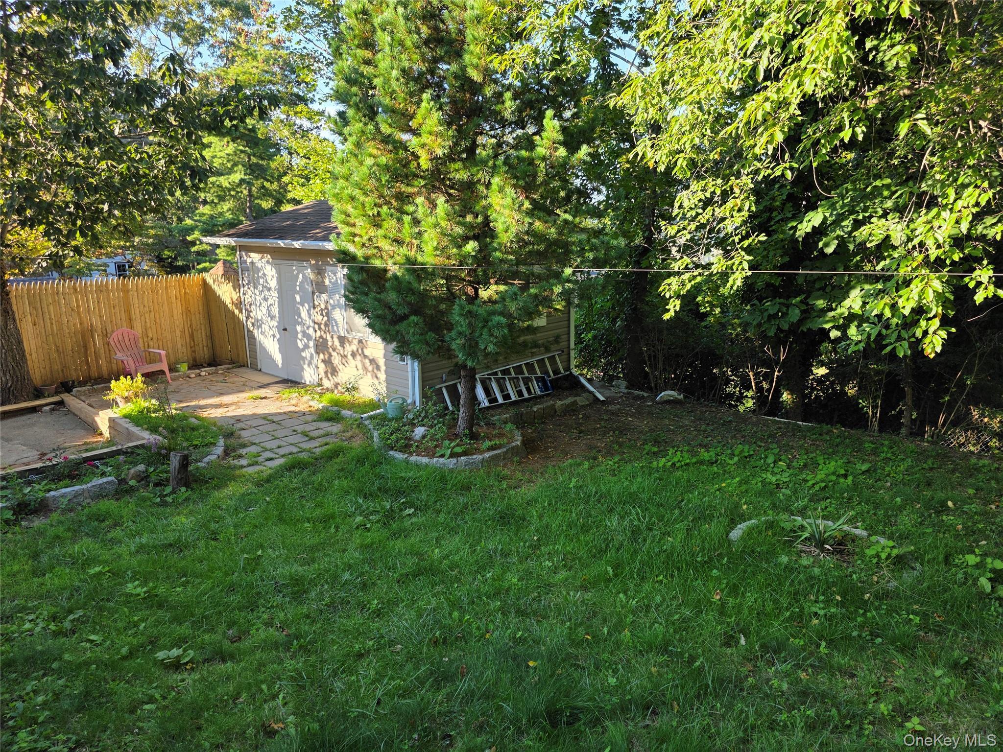 Single Family Aloma  Suffolk County, NY 11778, MLS-908635-24