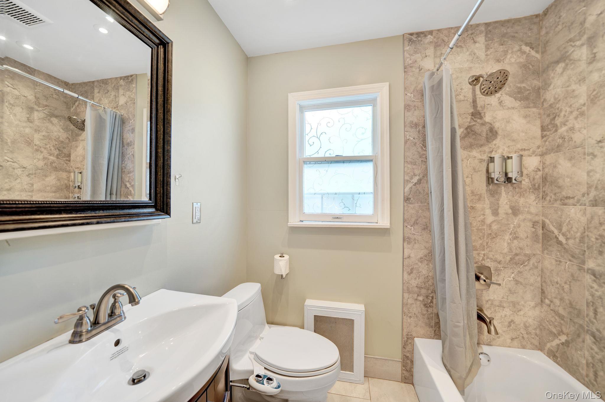 Single Family Ormonde  Nassau County, NY 11580, MLS-908656-13