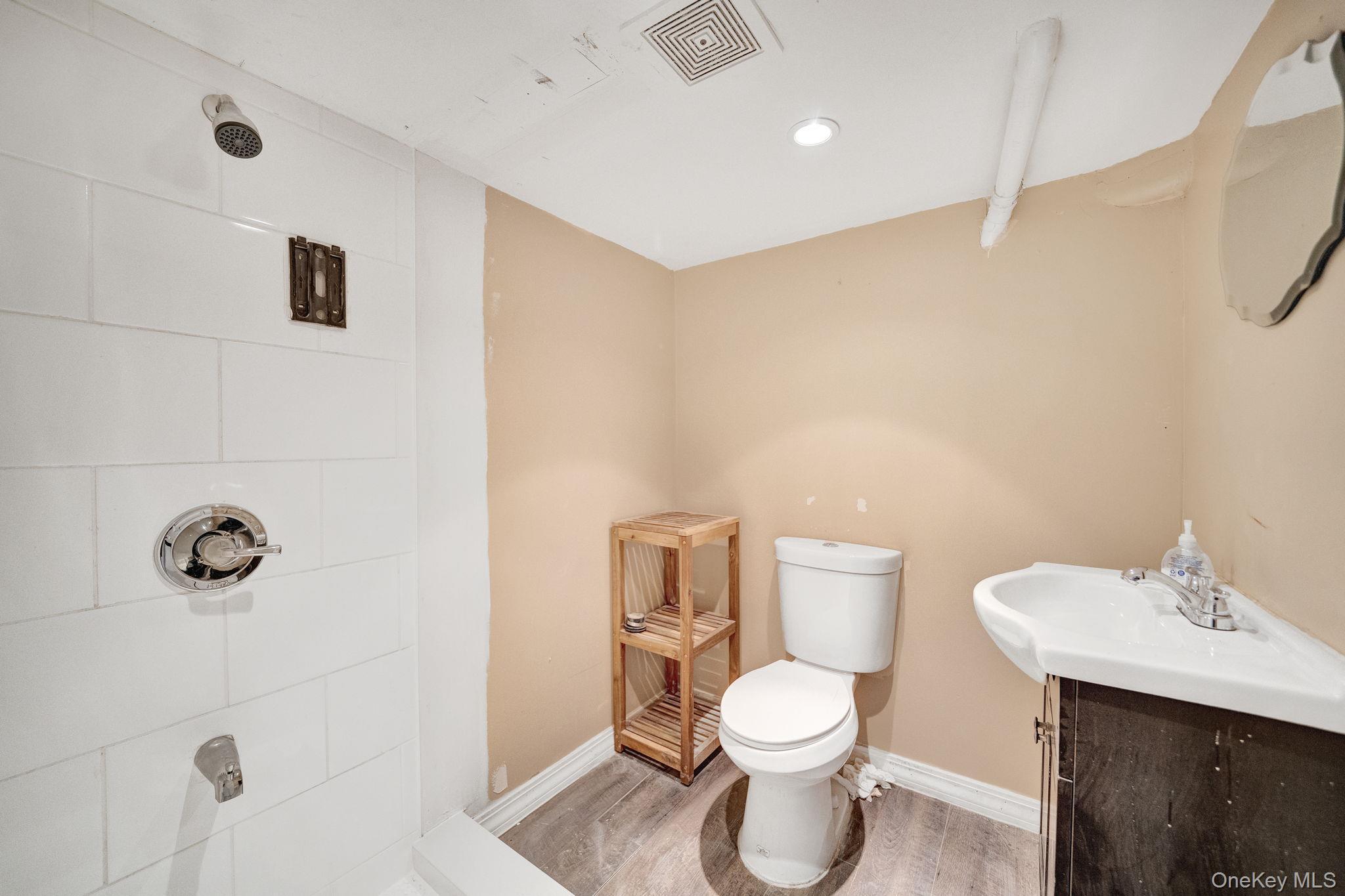 Single Family Ormonde  Nassau County, NY 11580, MLS-908656-14