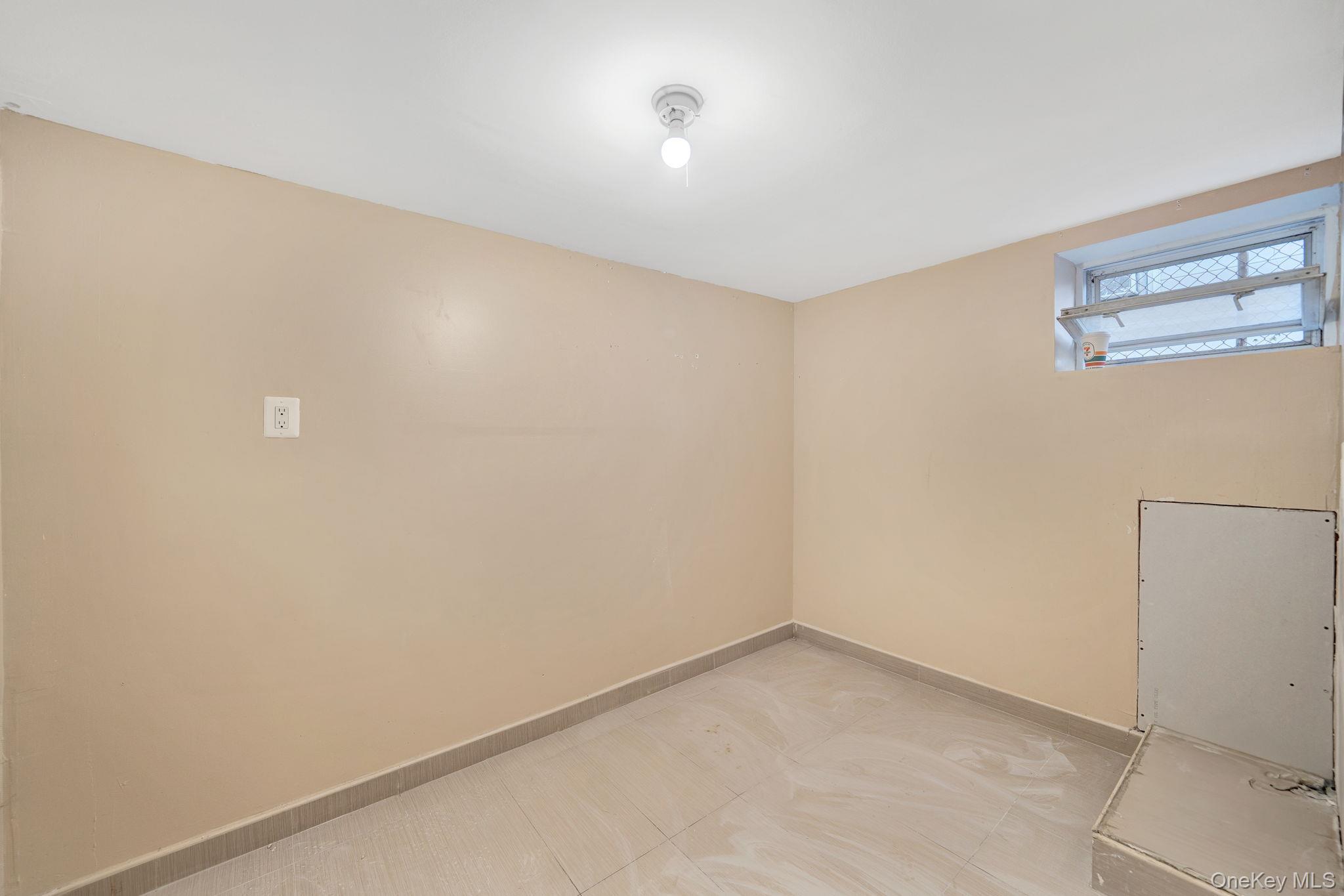 Single Family Ormonde  Nassau County, NY 11580, MLS-908656-21