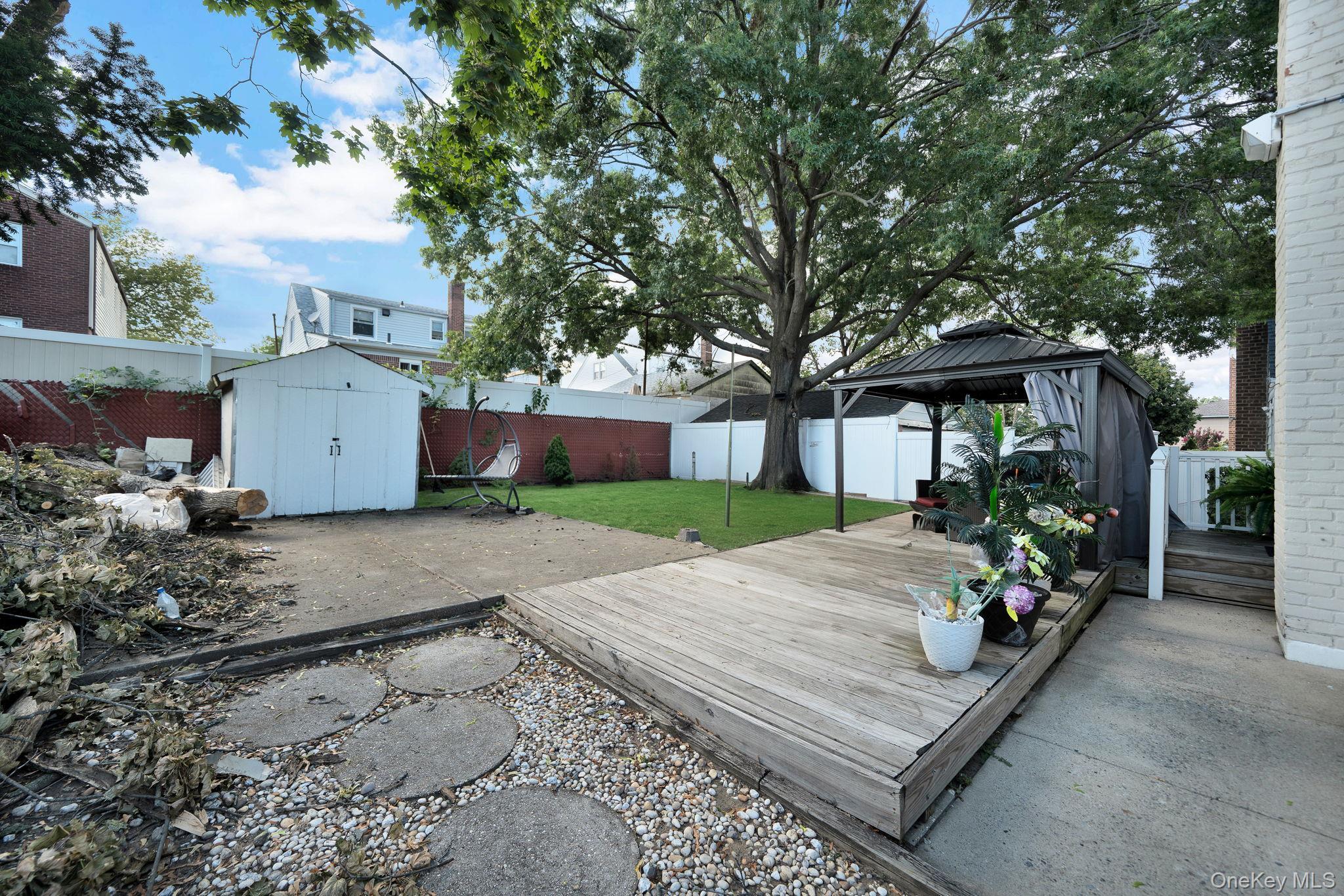 Single Family Ormonde  Nassau County, NY 11580, MLS-908656-24