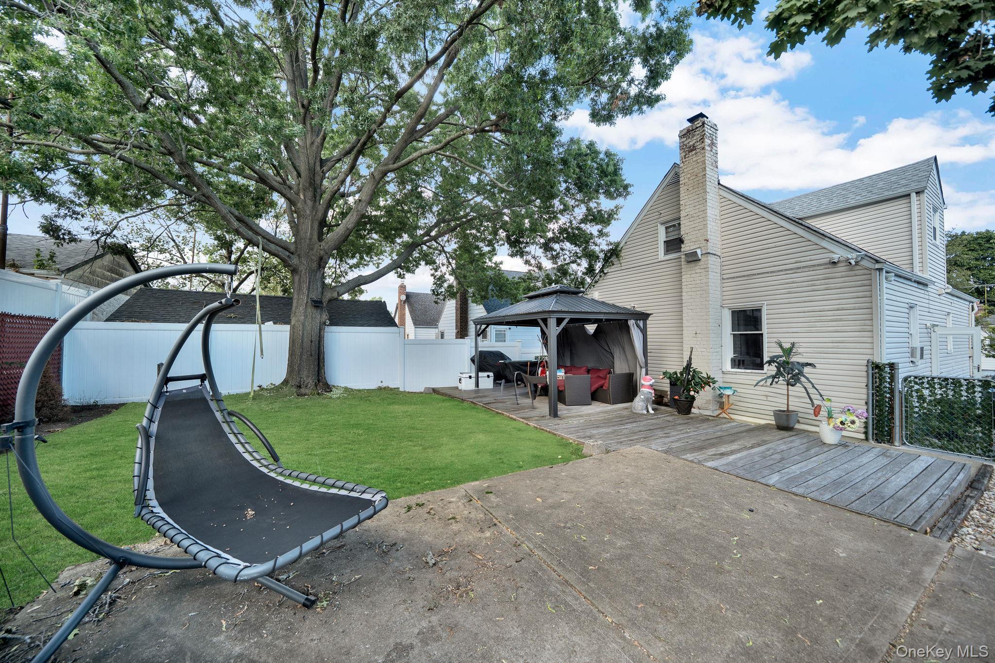 Single Family Ormonde  Nassau County, NY 11580, MLS-908656-25