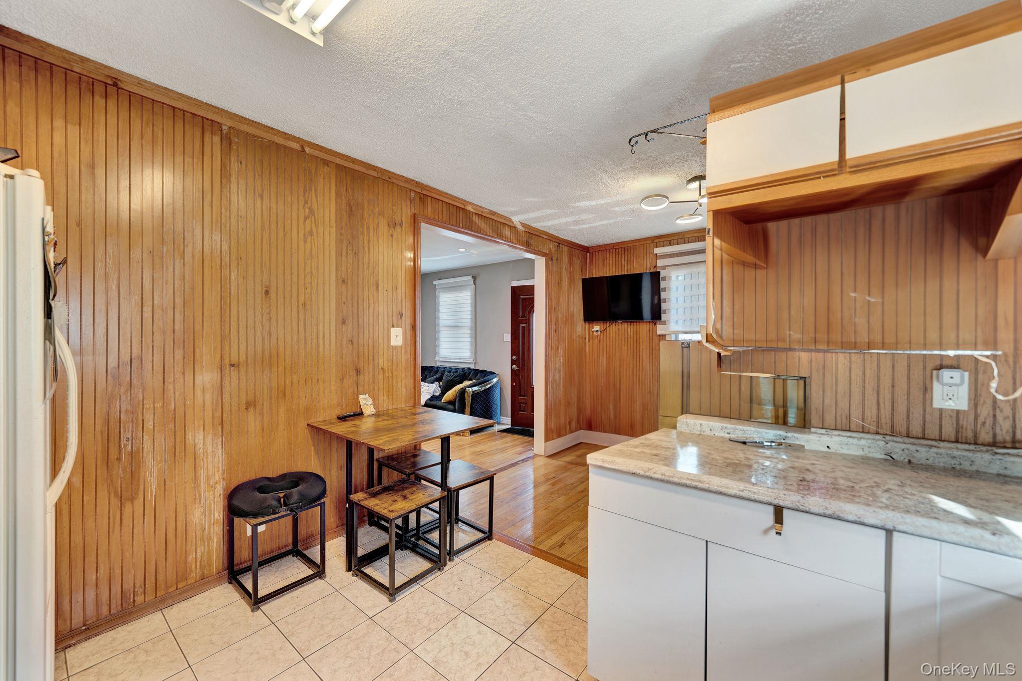 Single Family Ormonde  Nassau County, NY 11580, MLS-908656-6