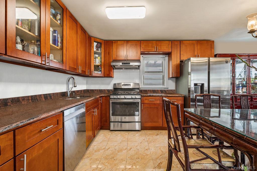 Single Family 17th Queens, NY 11360, MLS-908669-10