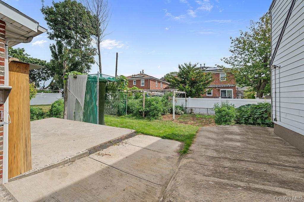 Single Family 17th Queens, NY 11360, MLS-908669-13