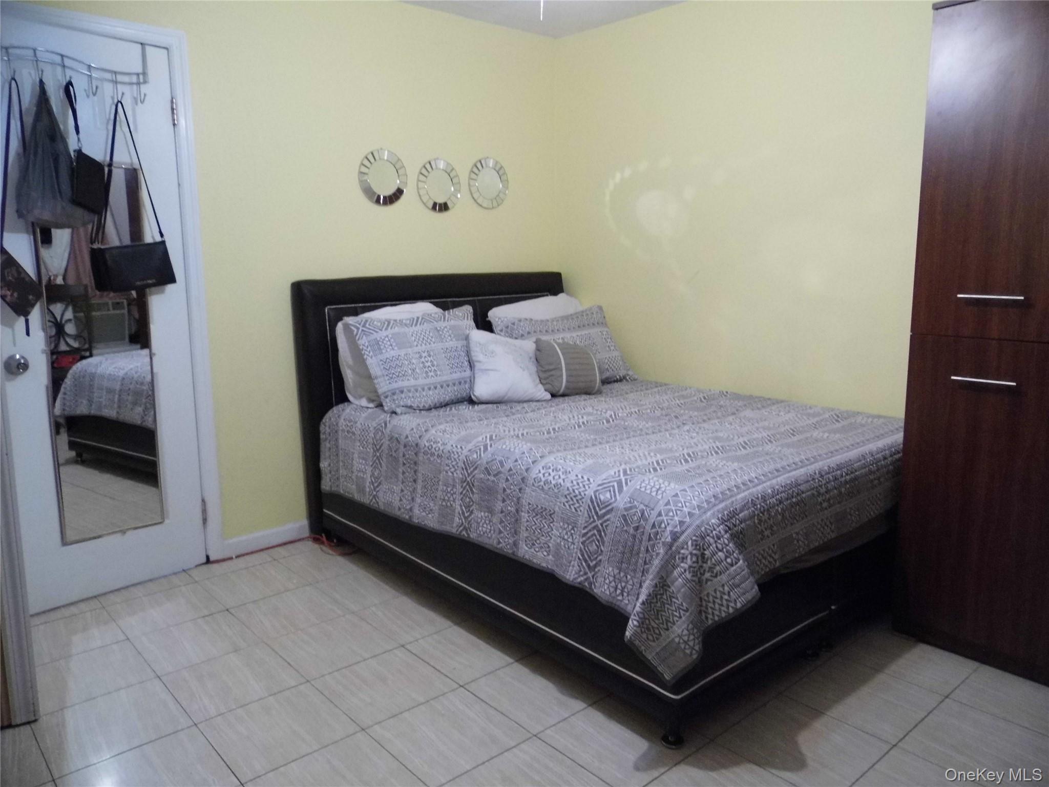 Single Family 80th  Queens, NY 11421, MLS-908677-9