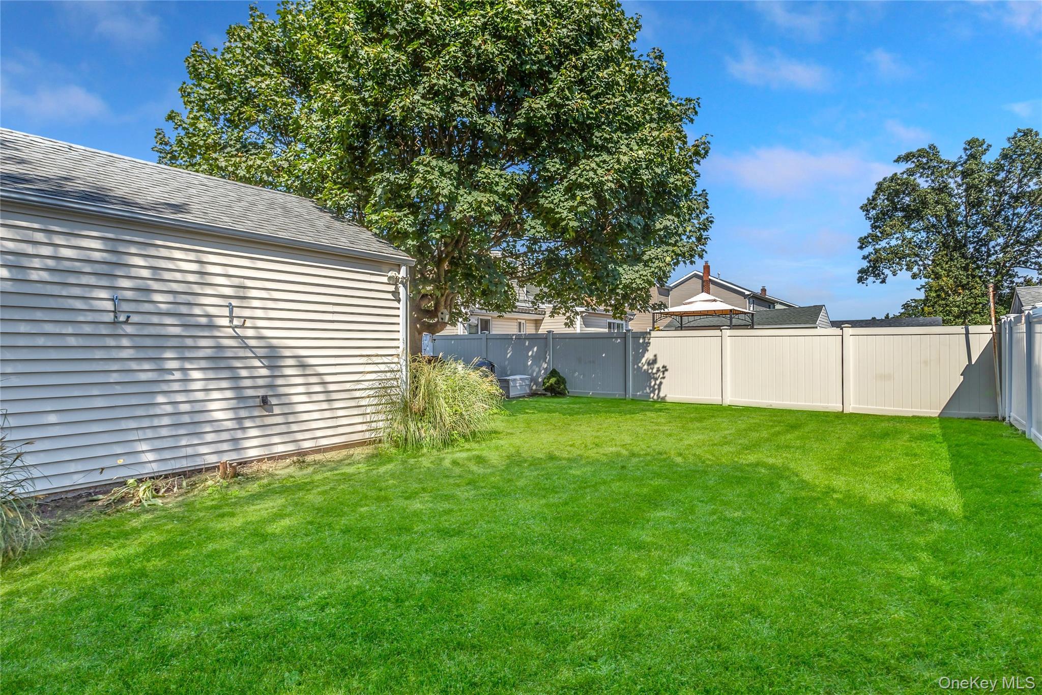 Single Family Nassau  Nassau County, NY 11758, MLS-908703-27