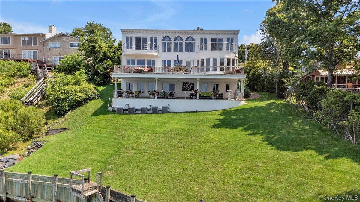 Single Family Green Leaf Nassau County, NY 11023, MLS-908717-27