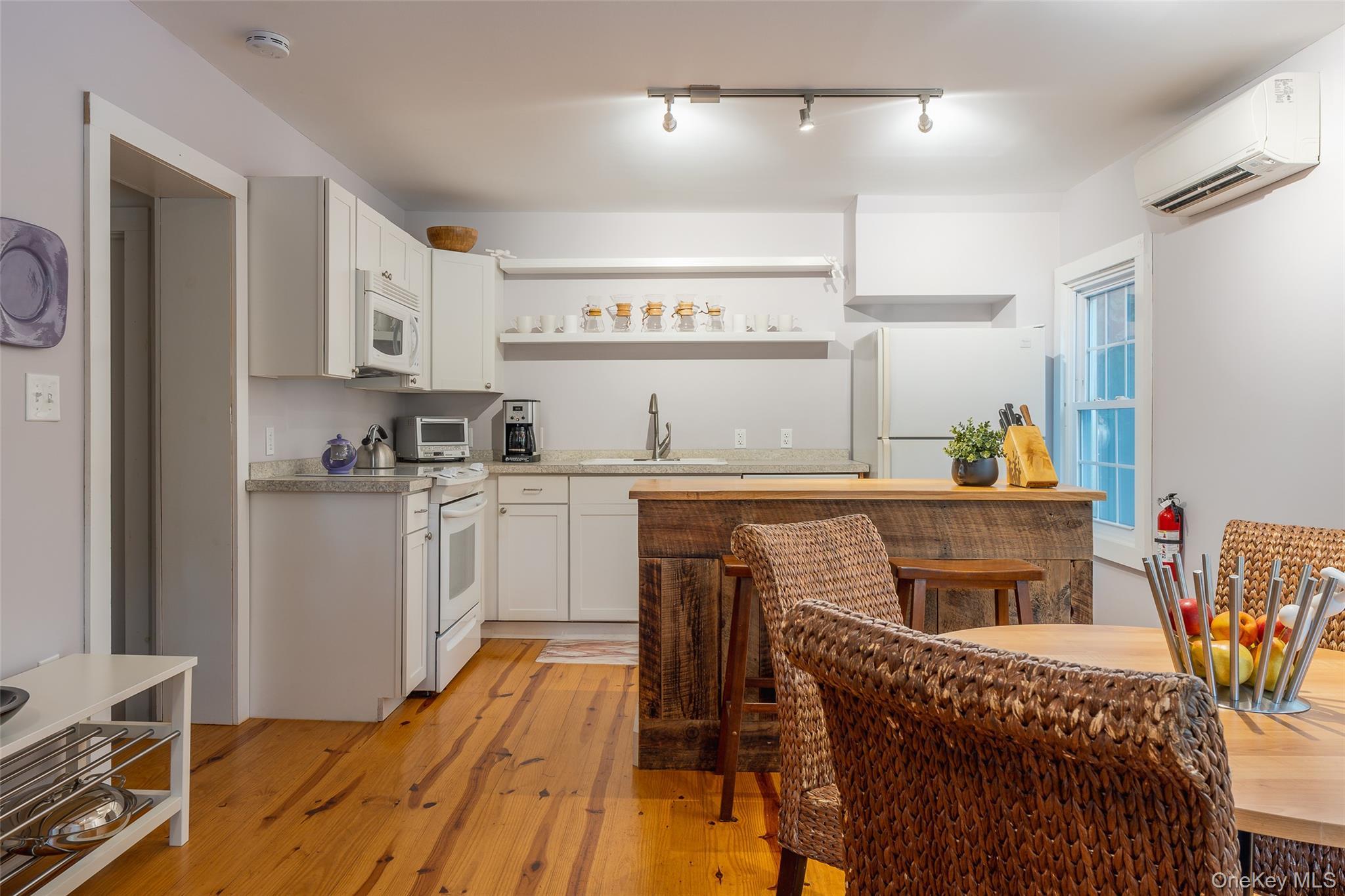 Single Family Saugerties  Ulster County, NY 12477, MLS-908745-11