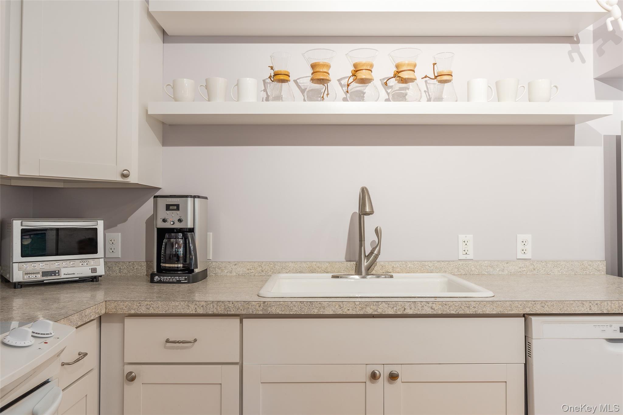 Single Family Saugerties  Ulster County, NY 12477, MLS-908745-13