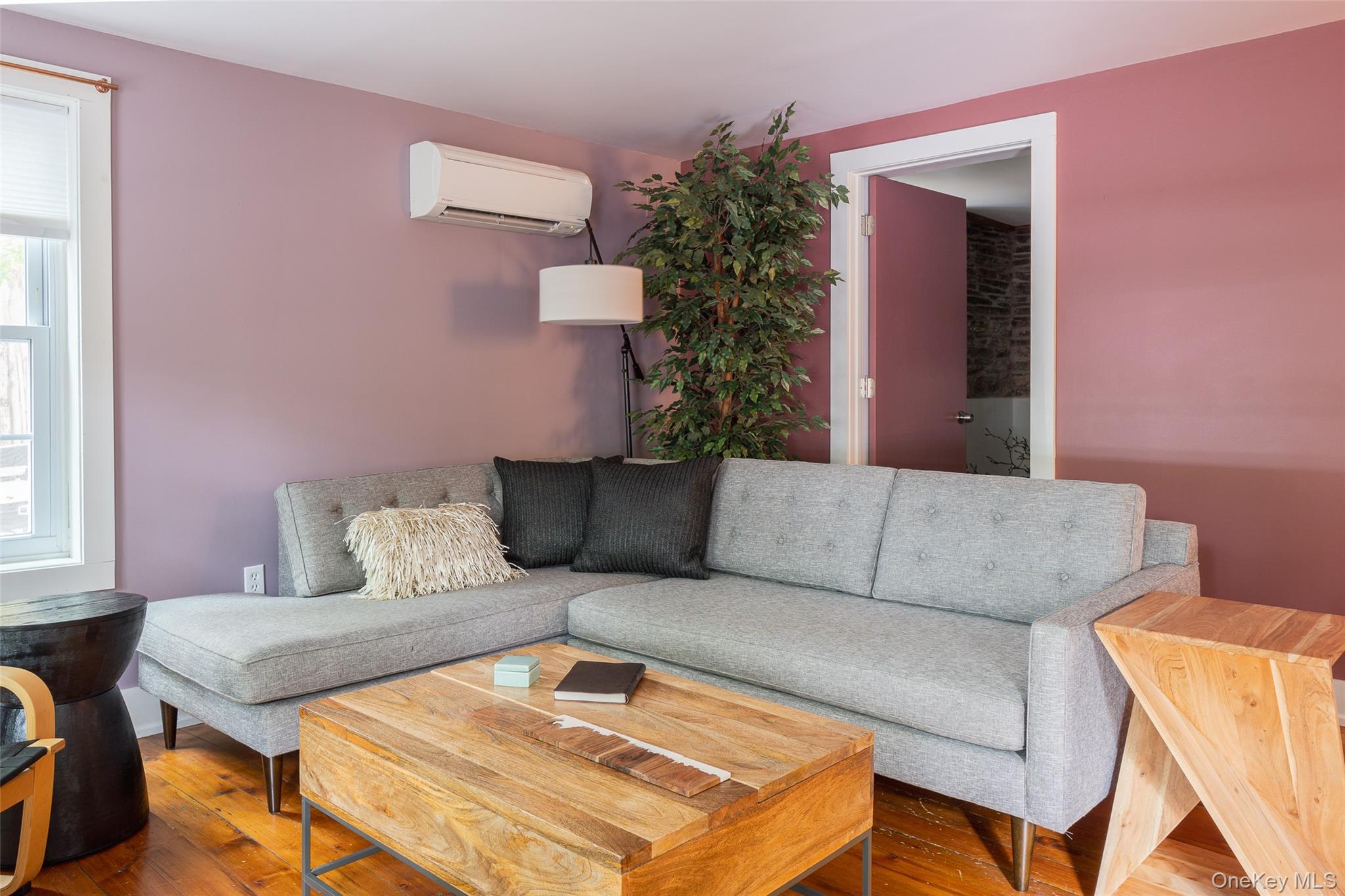 Single Family Saugerties  Ulster County, NY 12477, MLS-908745-2