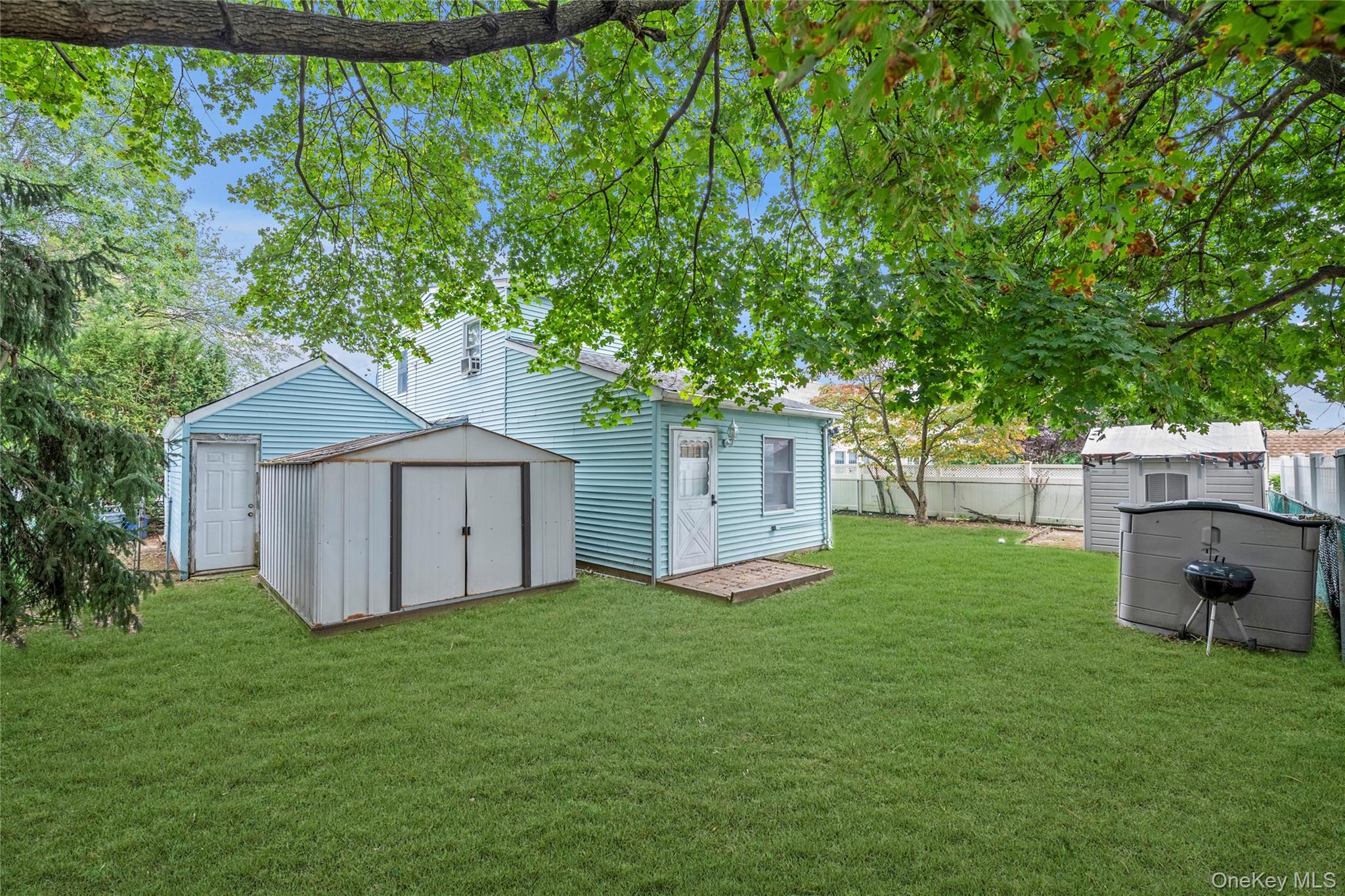 Single Family Raff  Nassau County, NY 11514, MLS-908789-15